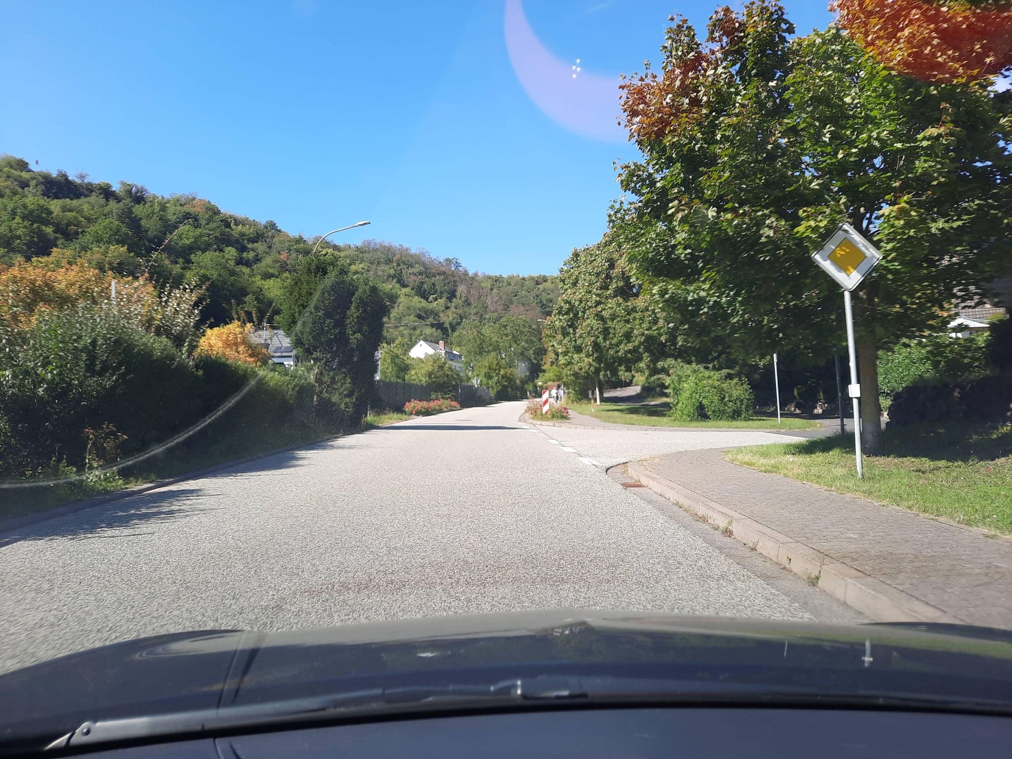 Street view near Dietlind Goss-Finkenbrink, Winningen — © Lowiekse (CC BY-SA · Mapillary)