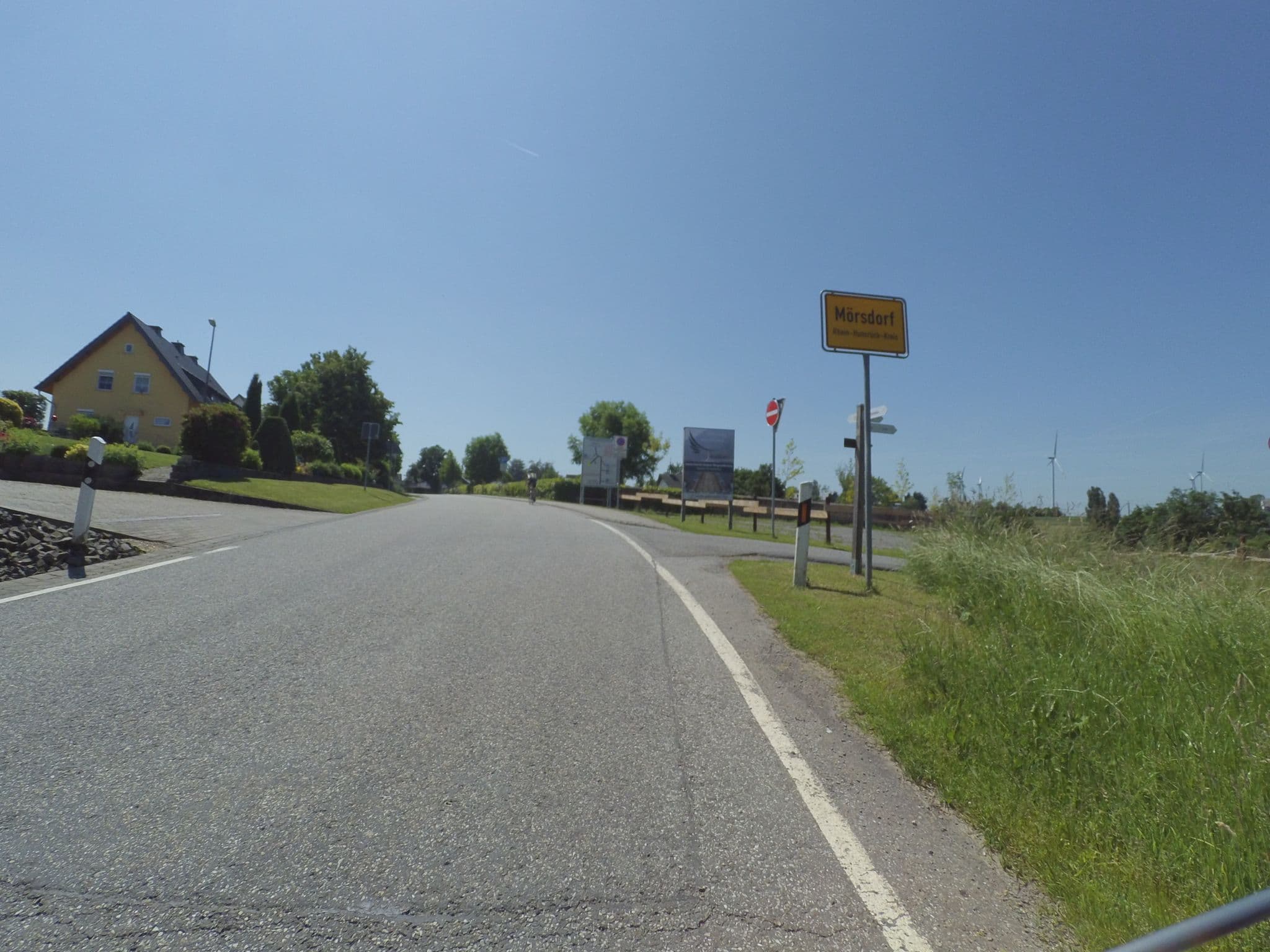 Street view near Pension Christ, Mastershausen — © peewee32 (CC BY-SA · Mapillary)