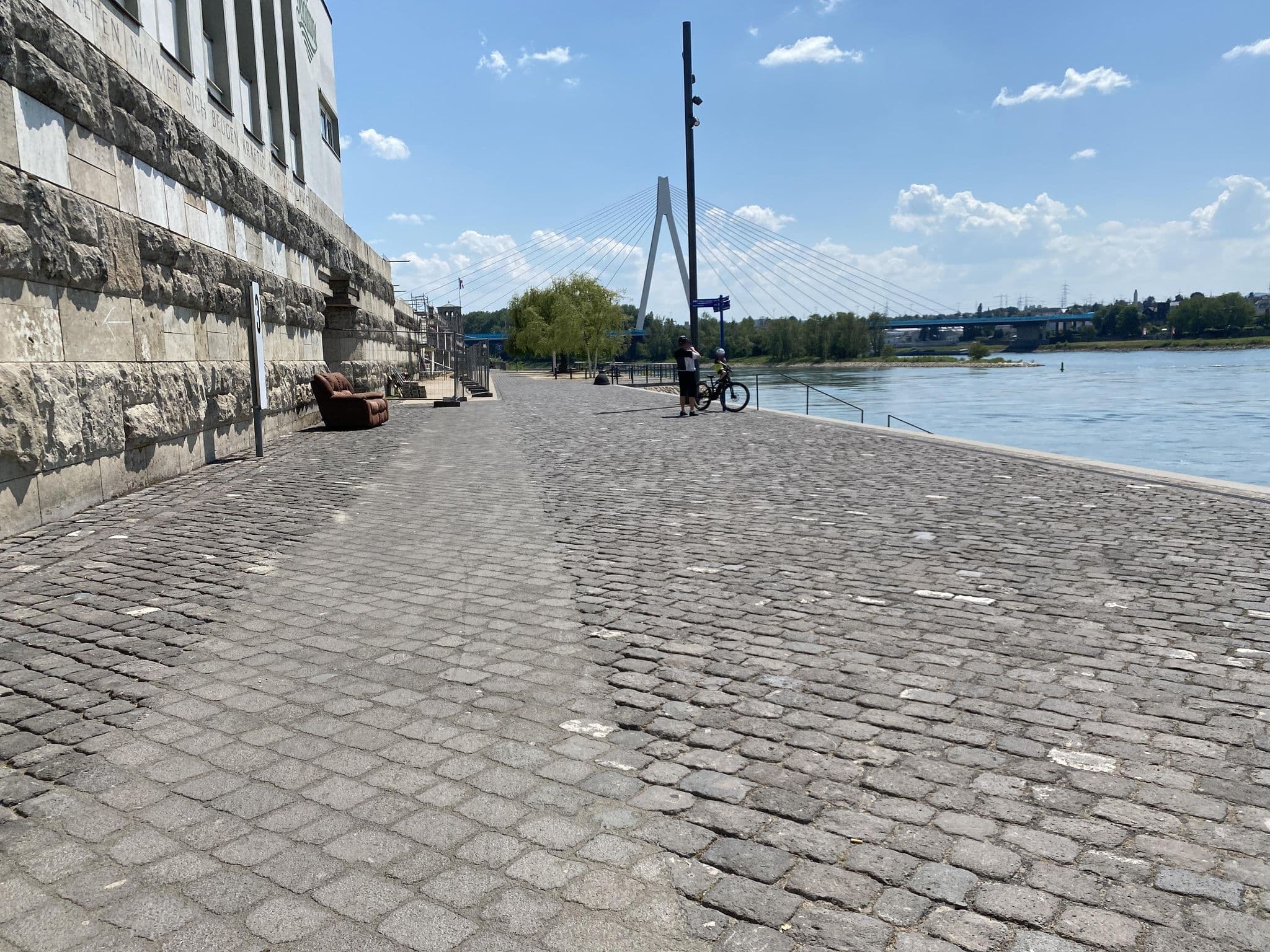 Street view near Rheinhotel-Hubertus, Weißenthurm — © troher15 (CC BY-SA · Mapillary)