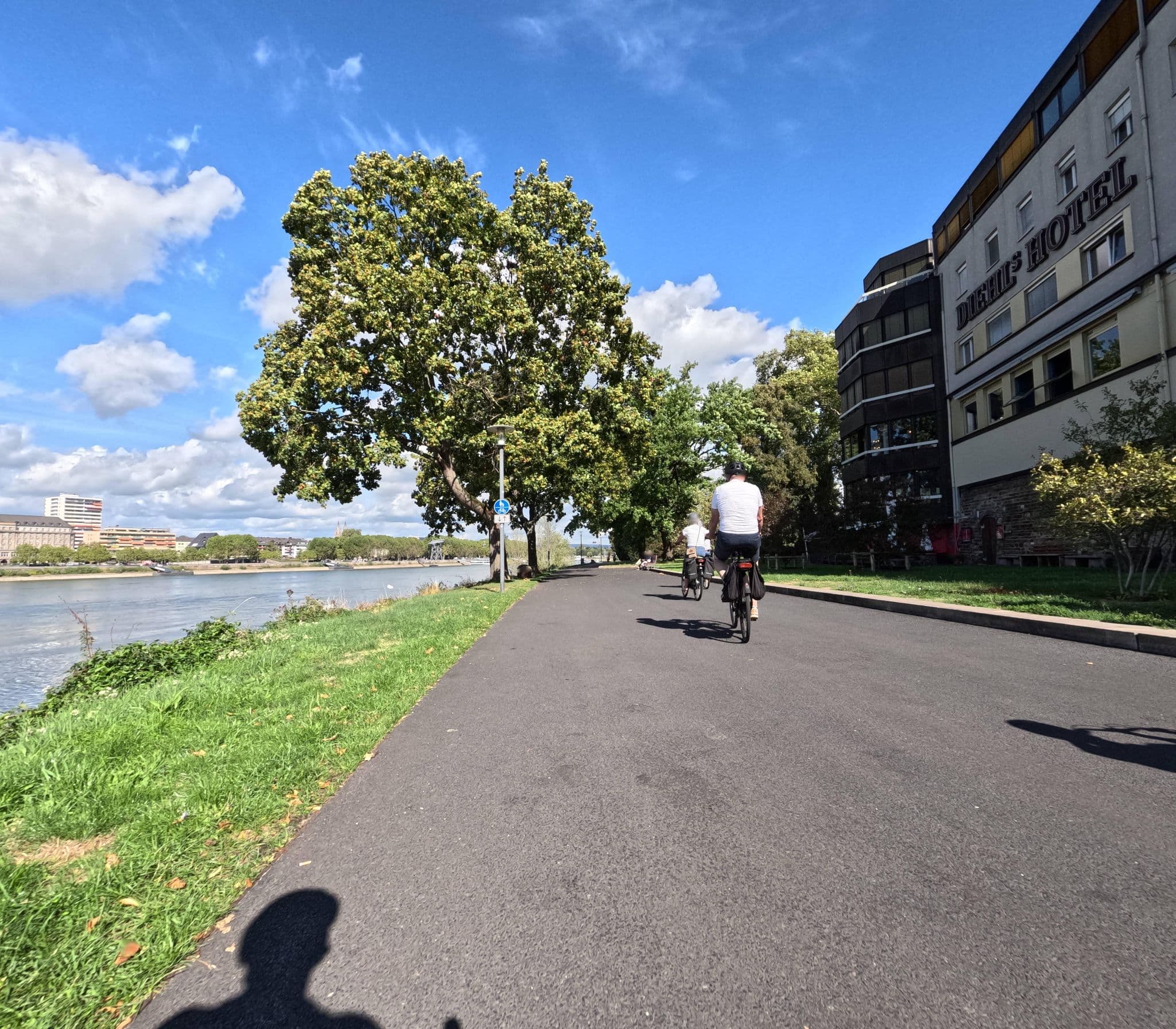 Street view near Diehl's Hotel, Koblenz — © kalcaaro (CC BY-SA · Mapillary)