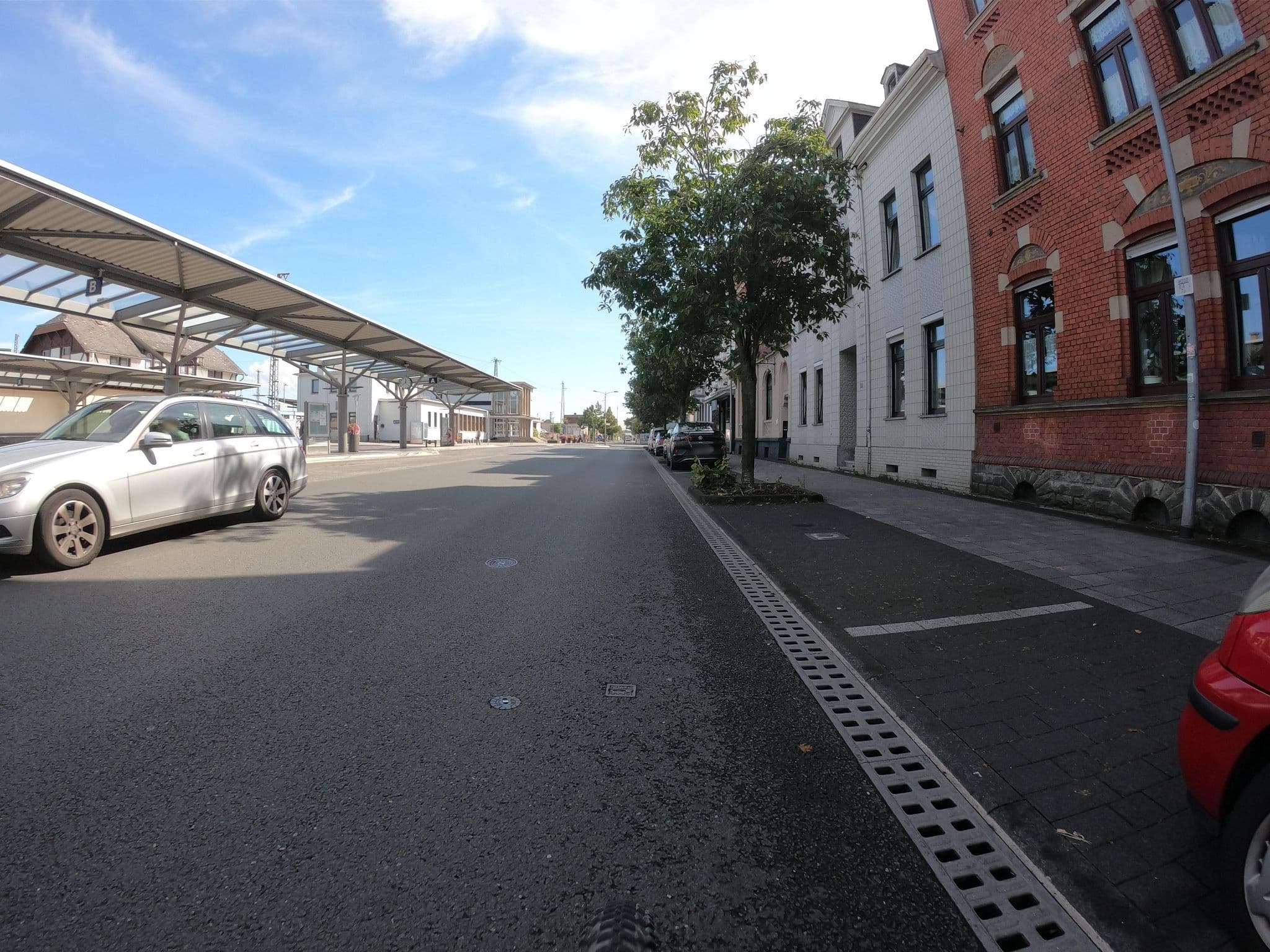 Street view near Hotel-Pension Viktoria, Neuwied — © bernd1960 (CC BY-SA · Mapillary)