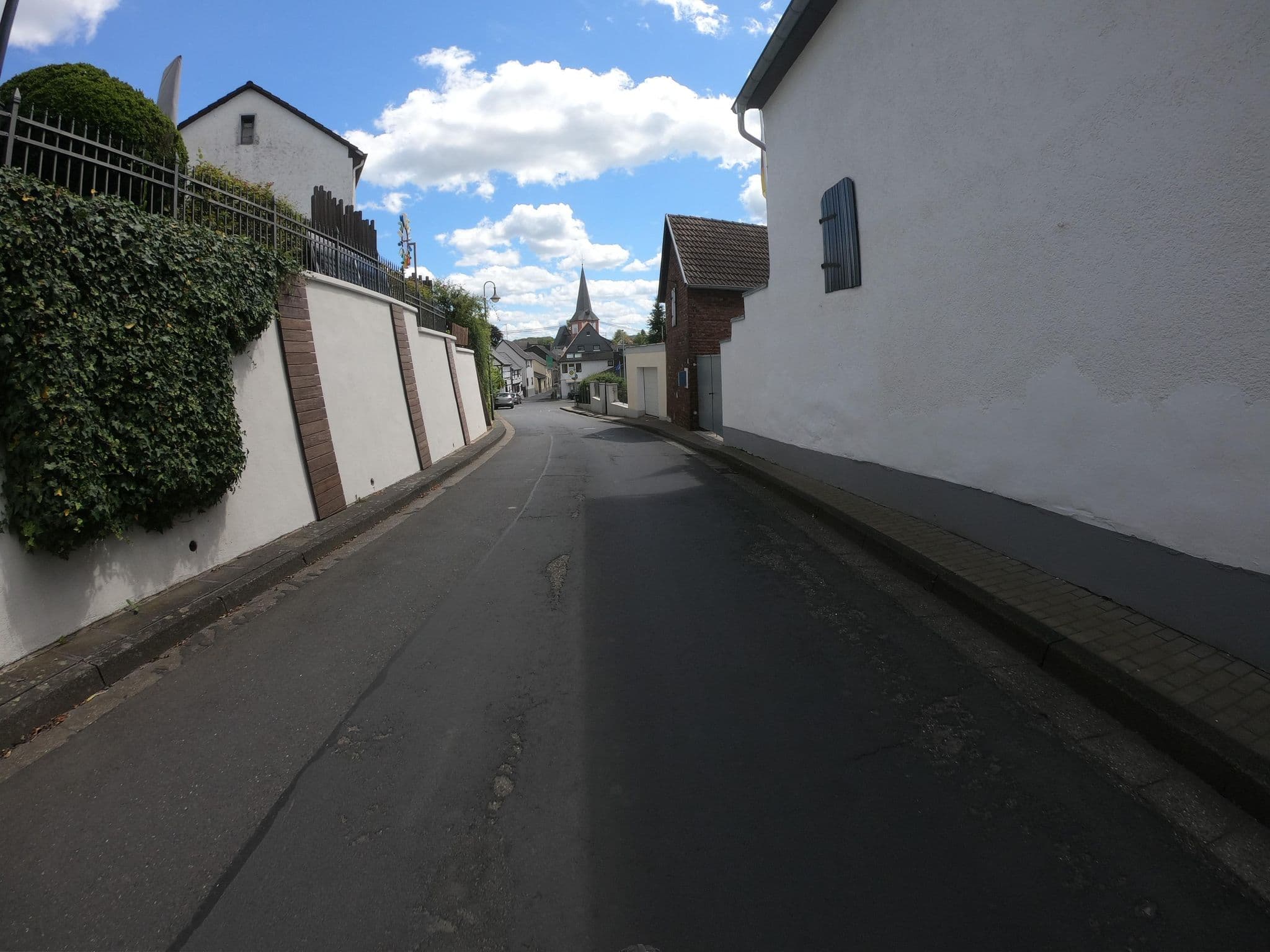 Street view near Maisonette im Hof Krupp, Rheinbreitbach — © bernd1960 (CC BY-SA · Mapillary)