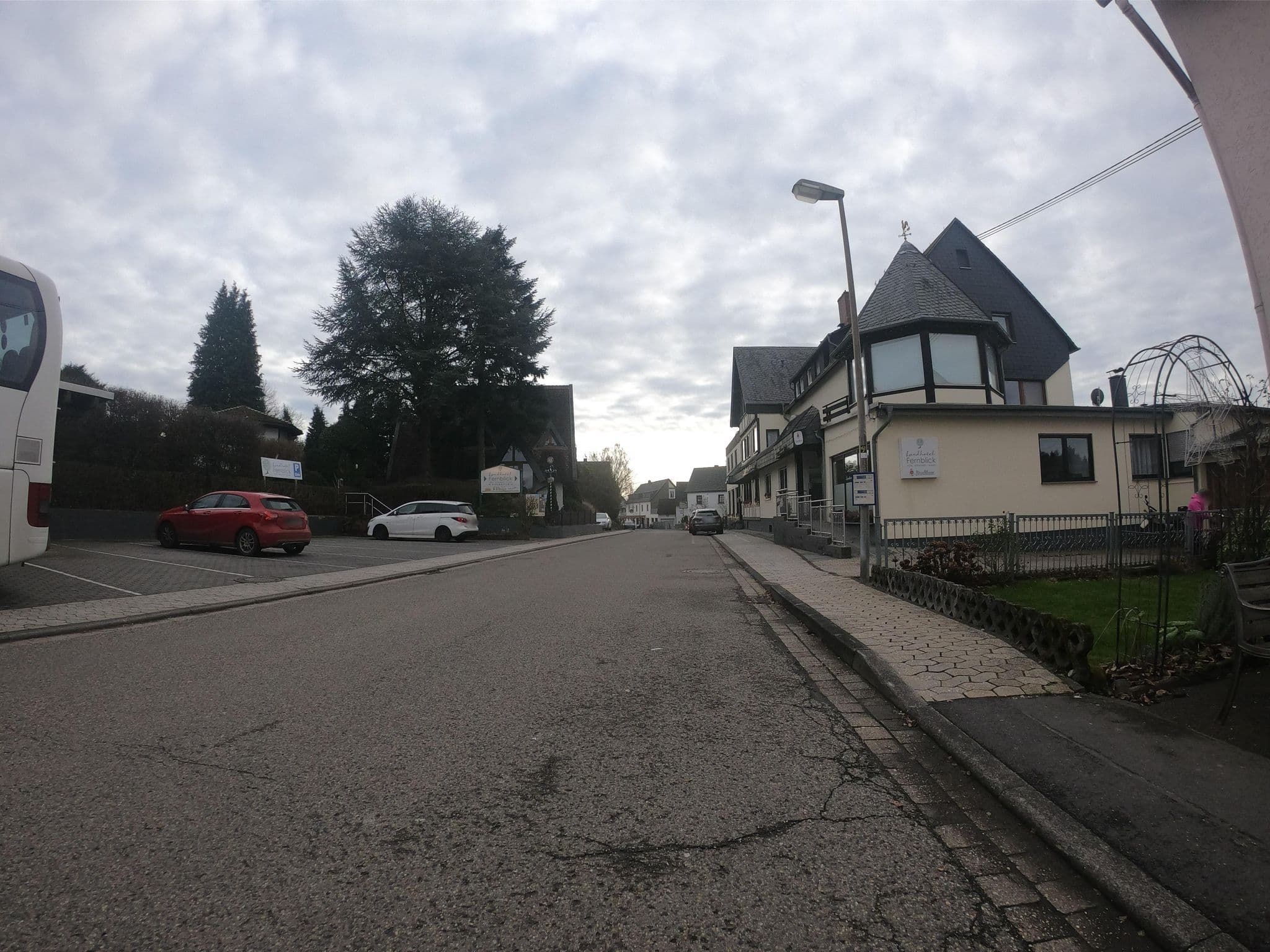 Street view near Hotel Fernblick, Horhausen — © bernd1960 (CC BY-SA · Mapillary)