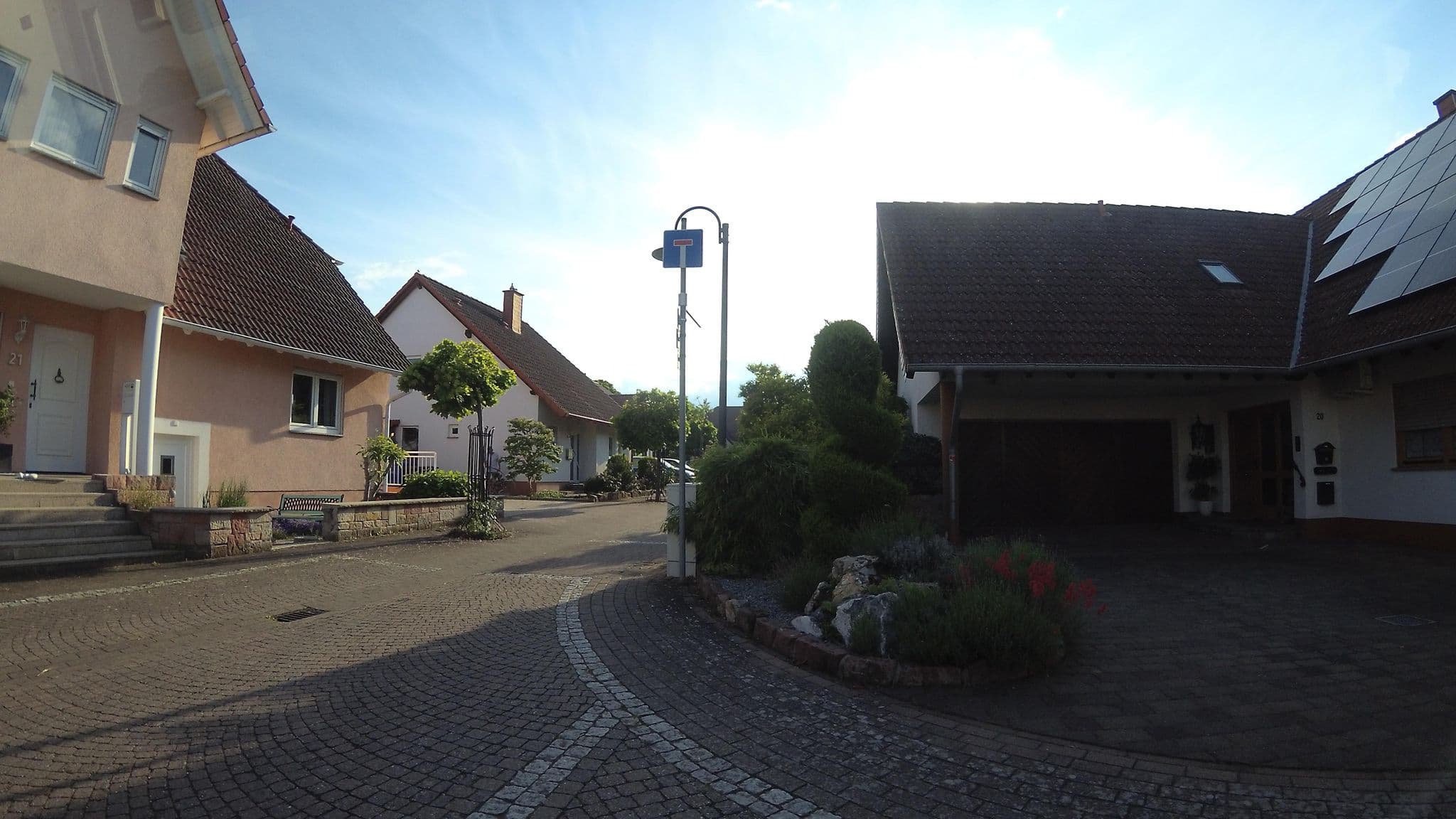 Street view near Gästehaus Becker, Wachenheim — © teddy73 (CC BY-SA · Mapillary)