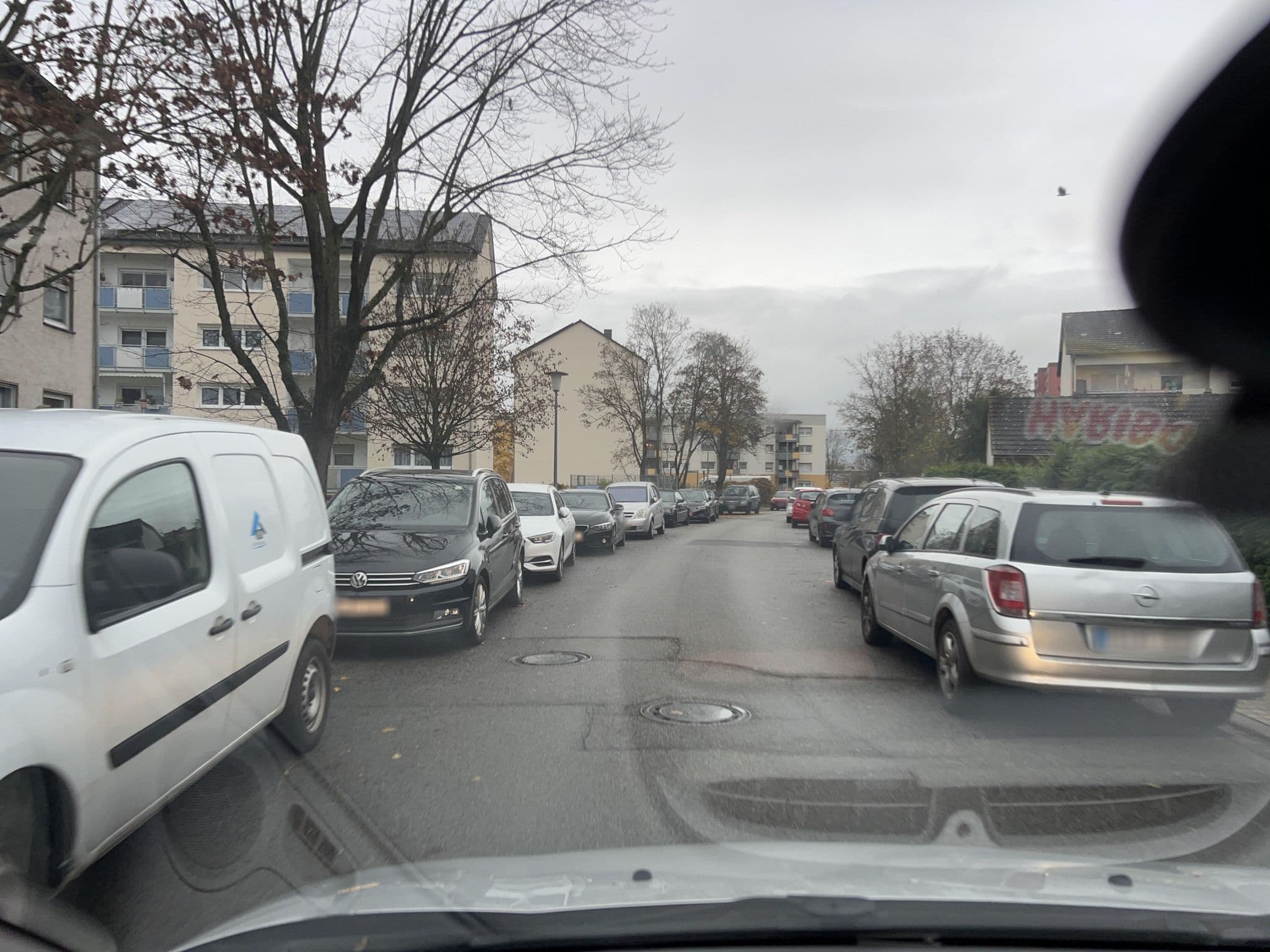 Street view near Pension Rüsselsheim, Königstädten — © robffm (CC BY-SA · Mapillary)