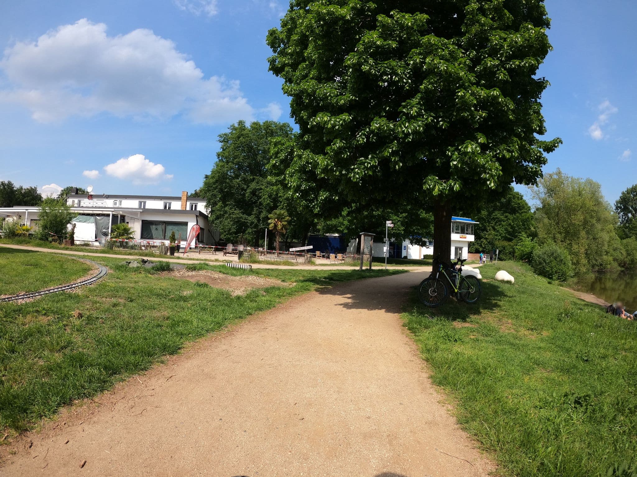 Street view near Hotel + Restaurant am Hegbachsee, Nauheim — © chuck (CC BY-SA · Mapillary)