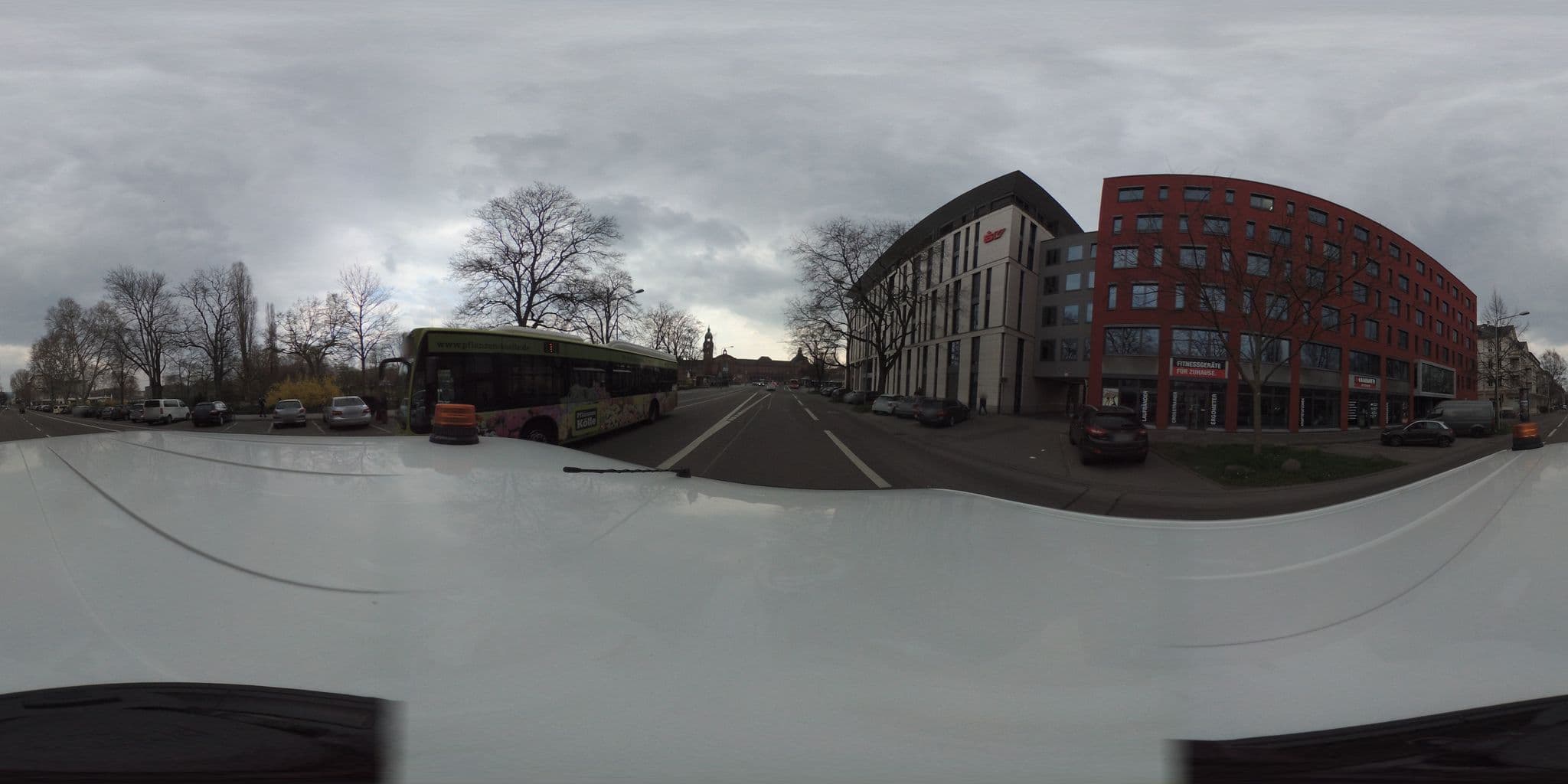Street view near ArcantA Hotelbetriebsgesellschaft, Wiesbaden — © schmittvu (CC BY-SA · Mapillary)
