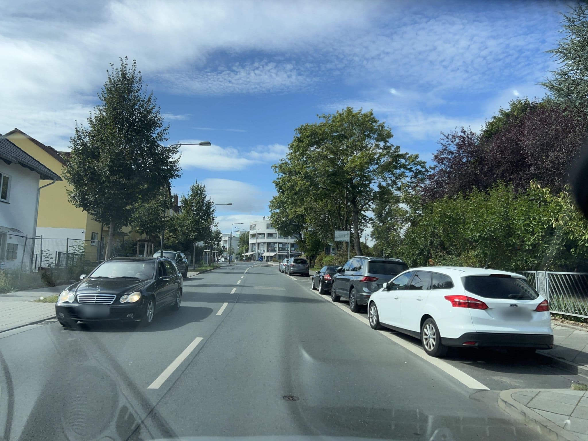 Street view near Pension Blessing, Eschborn — © robffm (CC BY-SA · Mapillary)