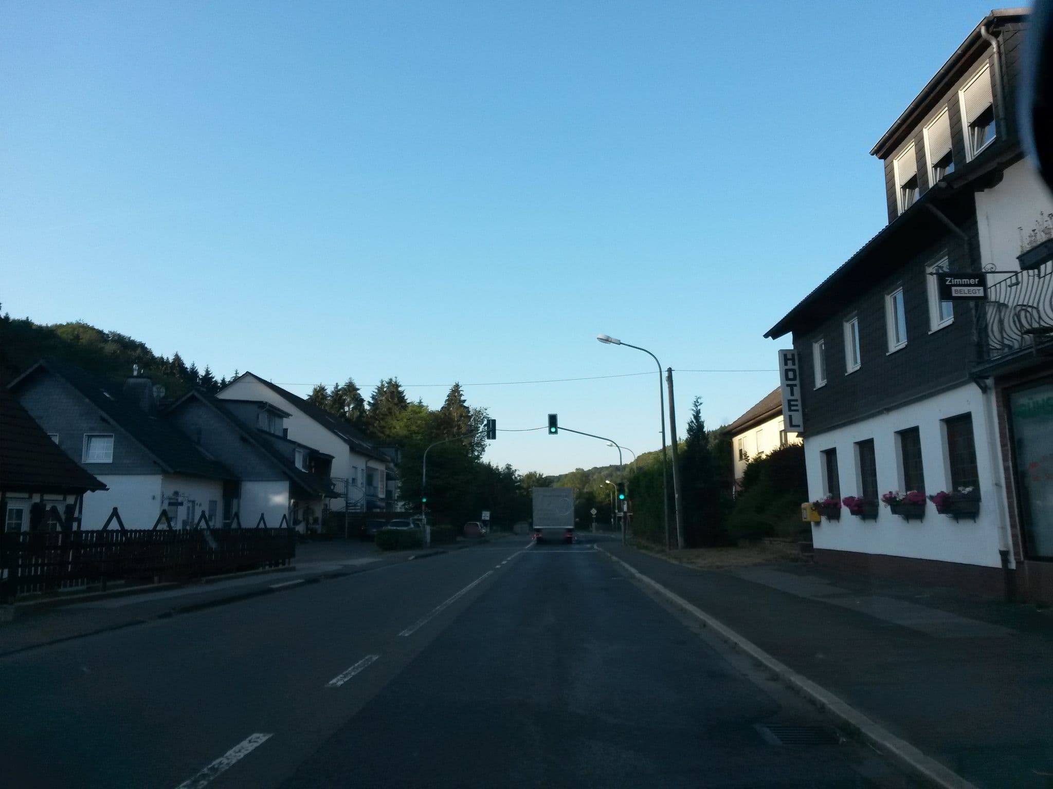 Street view near Hotel Garni Tritz Heinz, Kürten — © uwekoch (CC BY-SA · Mapillary)