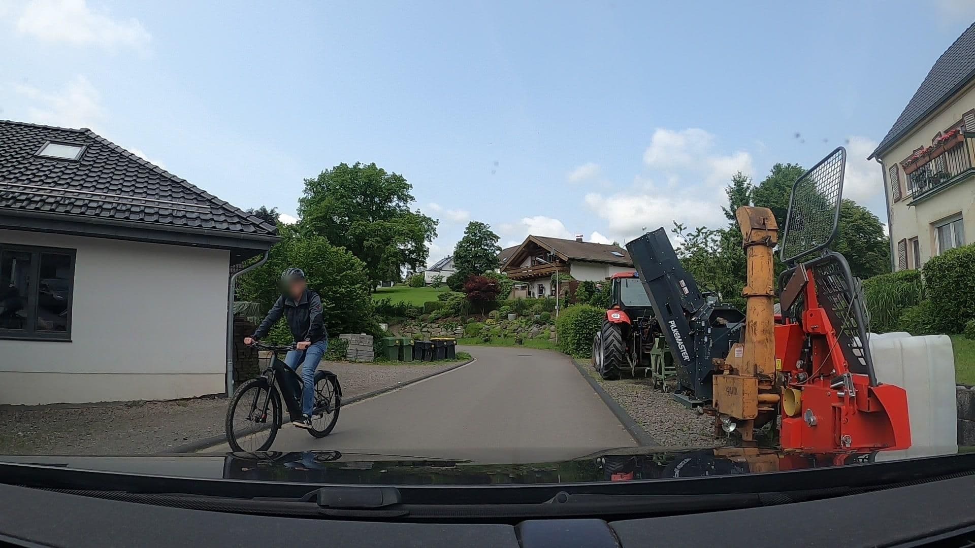 Street view near Deutscher Alpenverein Im Nirgendwo, Marienheide — © uwekoch (CC BY-SA · Mapillary)
