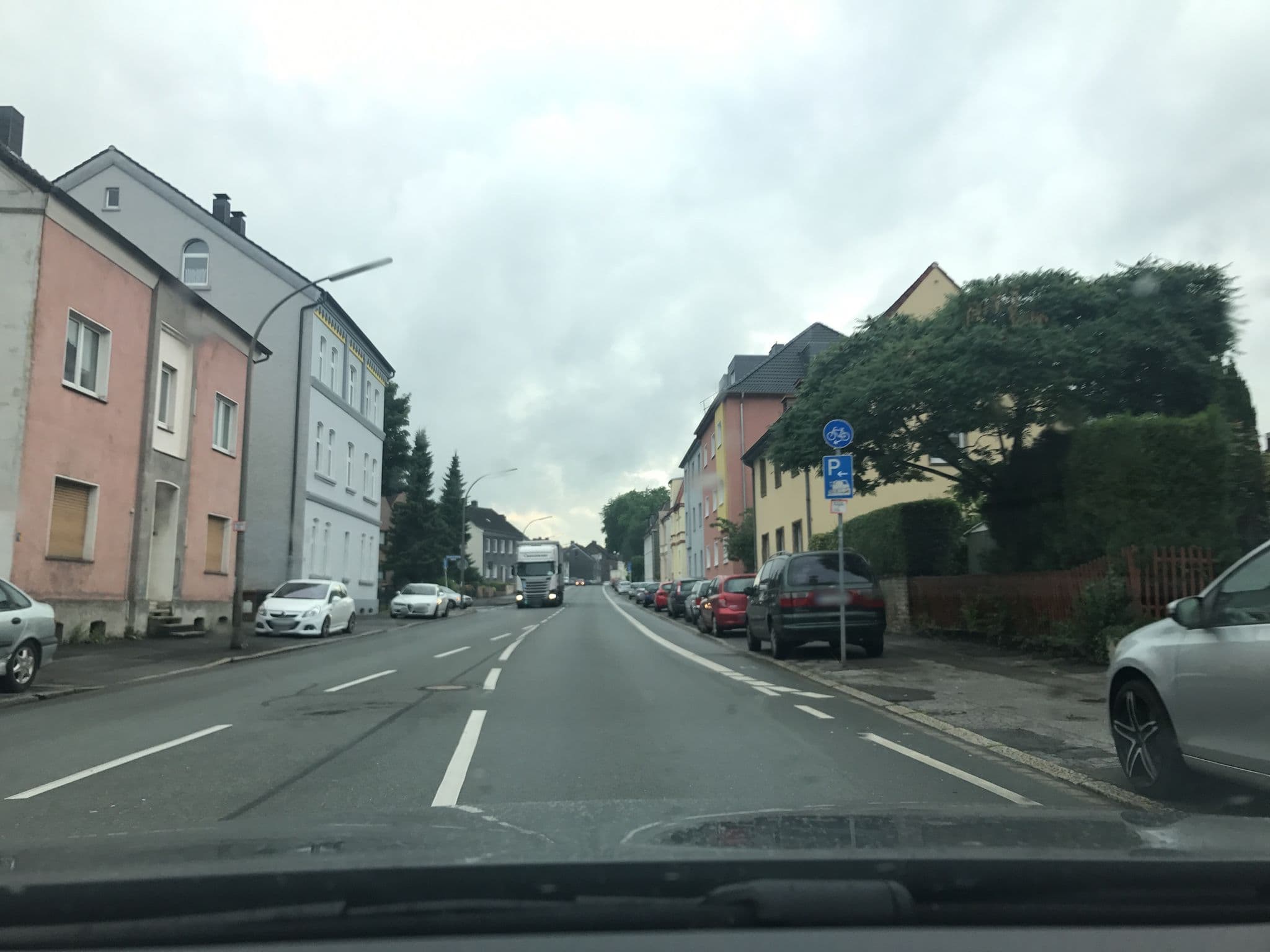 Street view near Monteurwohnungen Dortmund, Lütgendortmund — © saschahaberkorn (CC BY-SA · Mapillary)