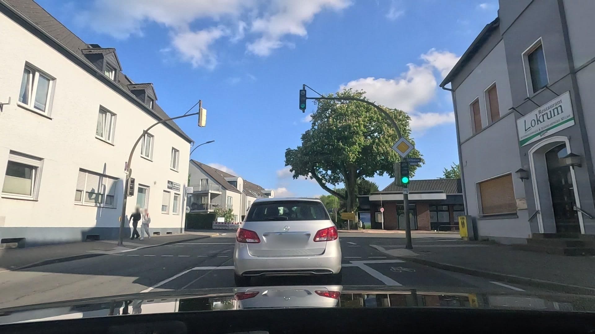 Street view near Zur Bergeshöh Restaurant, Sölderholz — © uwekoch (CC BY-SA · Mapillary)