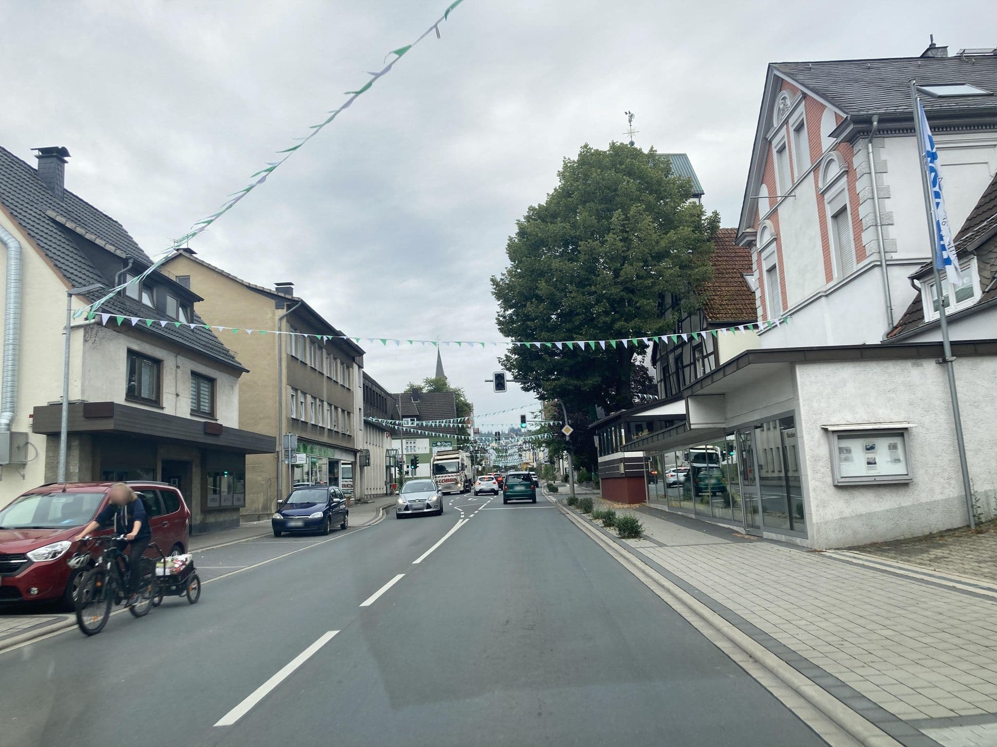 Street view near Gasthof Zur Post, Neuenrade — © tasmaniadevil (CC BY-SA · Mapillary)