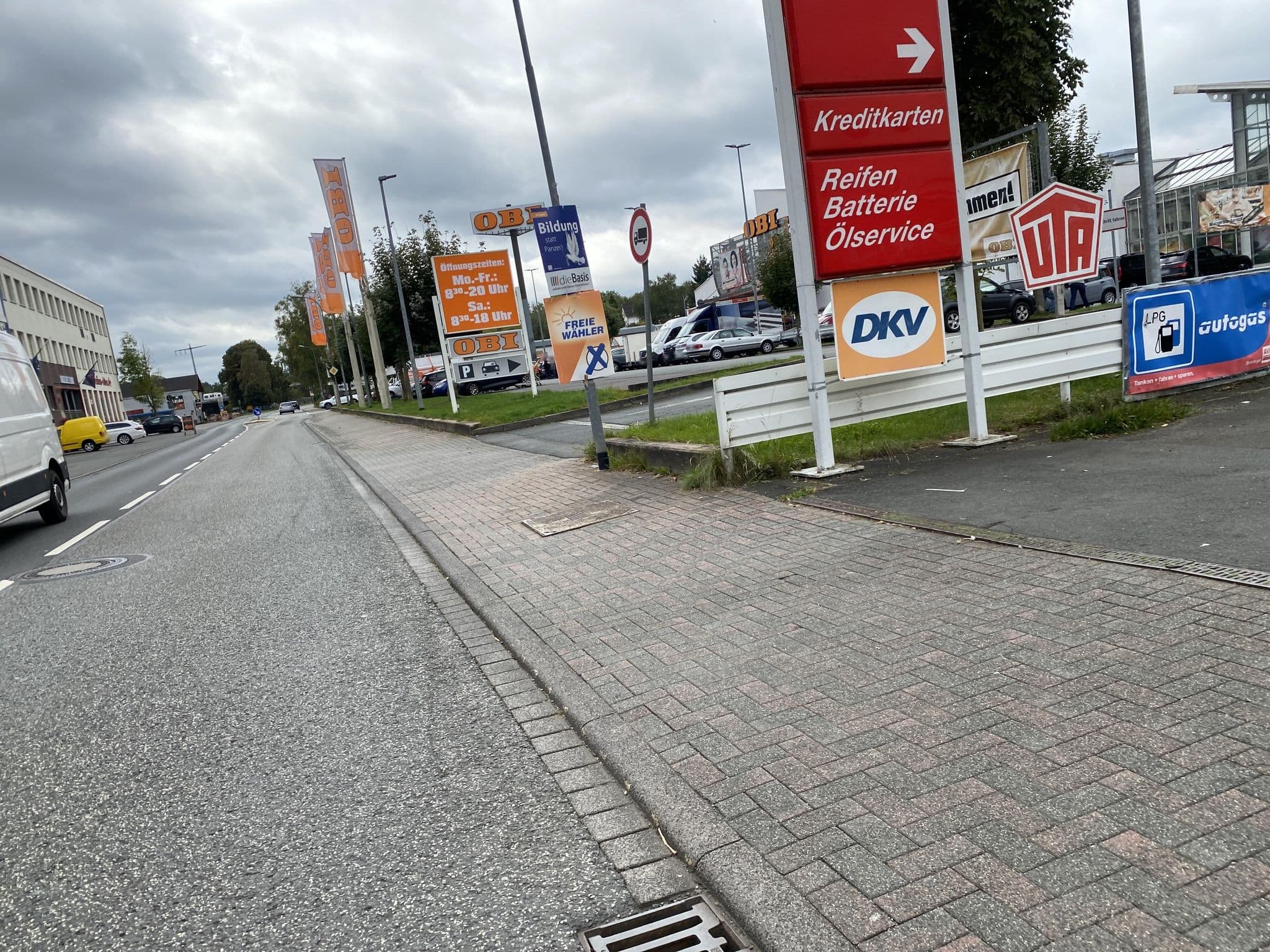 Street view near mein kleinHOTEL Franchise und Vertriebs GmbH, Bad Laasphe — © troher15 (CC BY-SA · Mapillary)