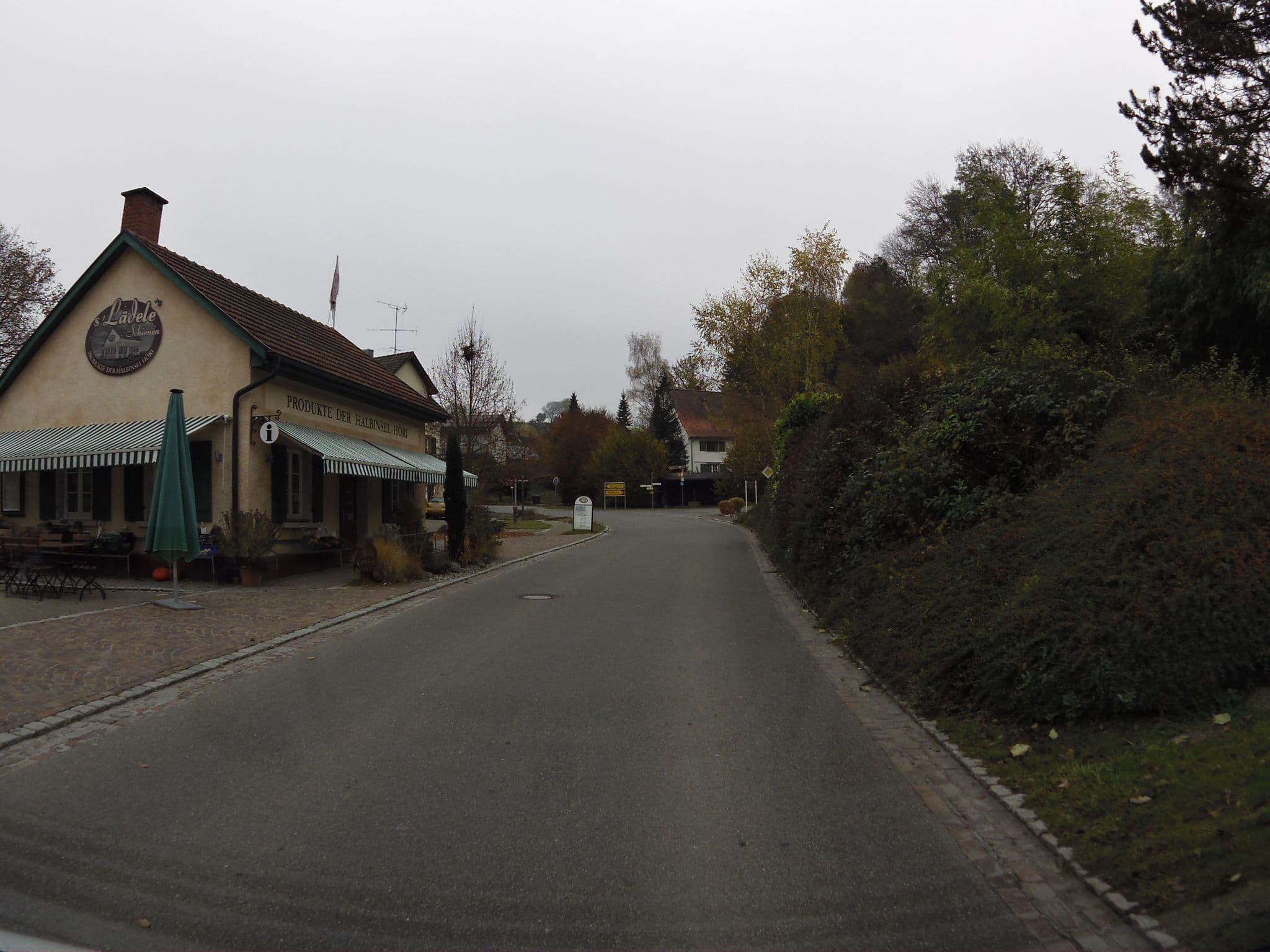 Street view near Höri Ferienhaus, Öhningen — © czmrtn (CC BY-SA · Mapillary)