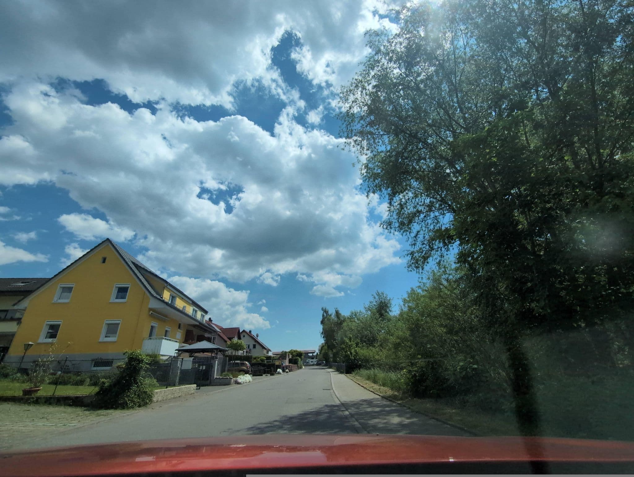 Street view near Schechter Heinrich Gästehaus, Uhldingen-Mühlhofen — © mcliquid (CC BY-SA · Mapillary)