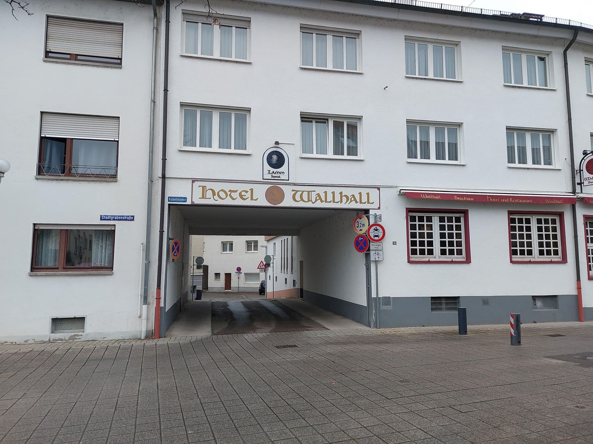 Street view near Hotel Himmlisch, Bruchsal — © mathe-hilde (CC BY-SA · Mapillary)