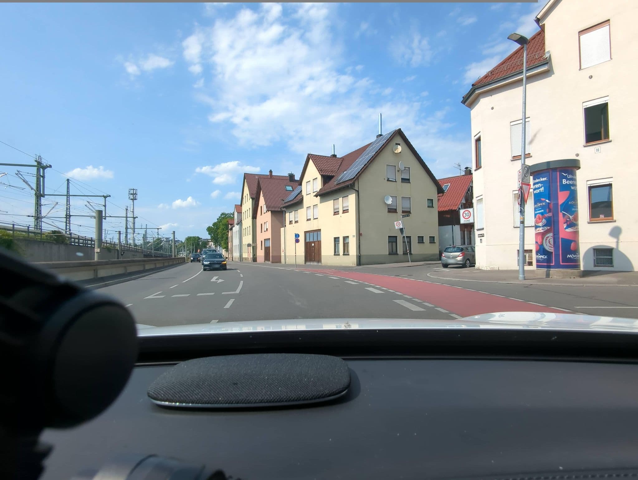 Street view near Hotel Beisswangen, Stuttgart-Ost — © lin_wang (CC BY-SA · Mapillary)