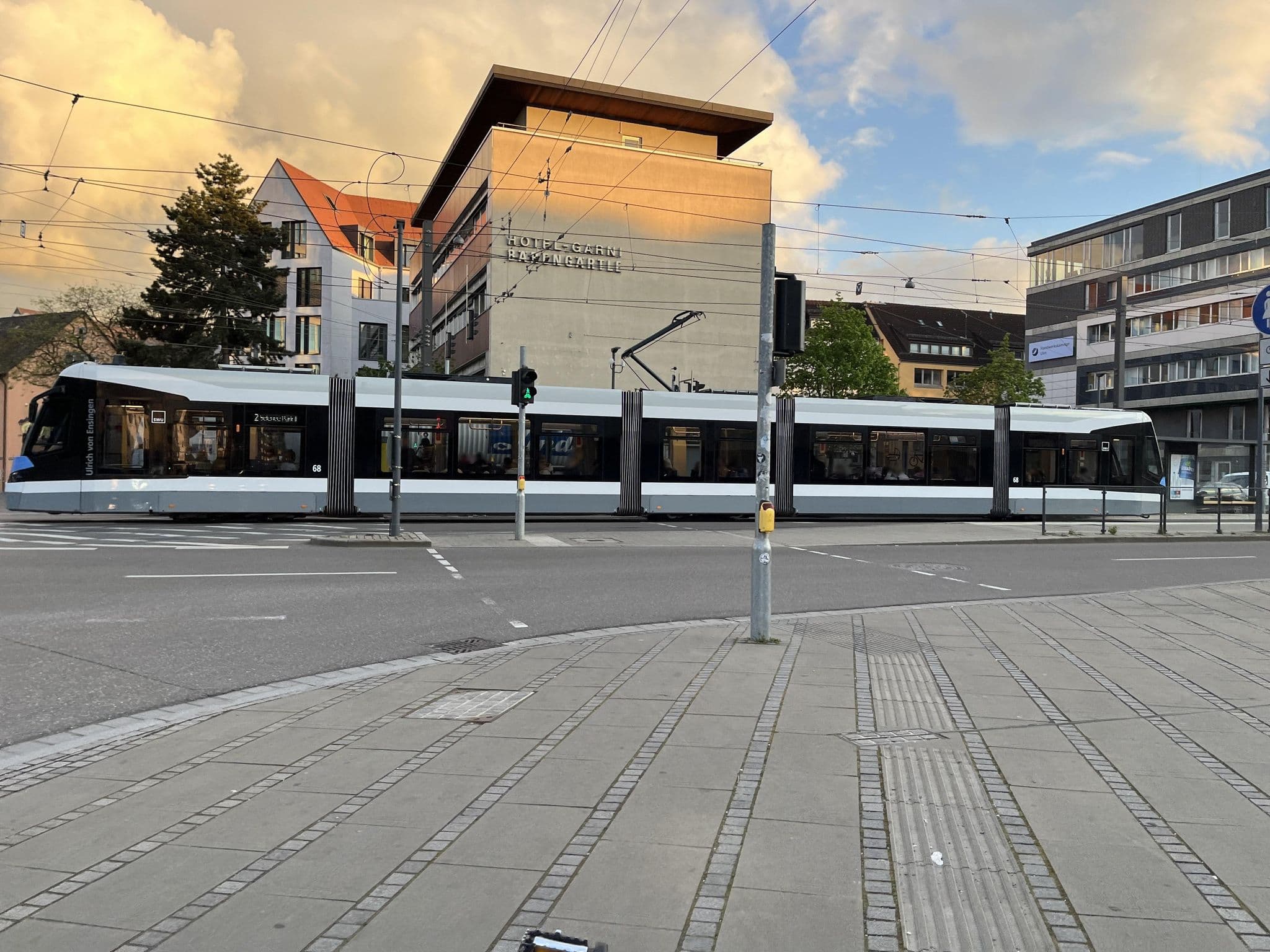 Street view near ACCOR Hotellerie Deutschland GmbH, Ulm — © RadRitter (CC BY-SA · Mapillary)