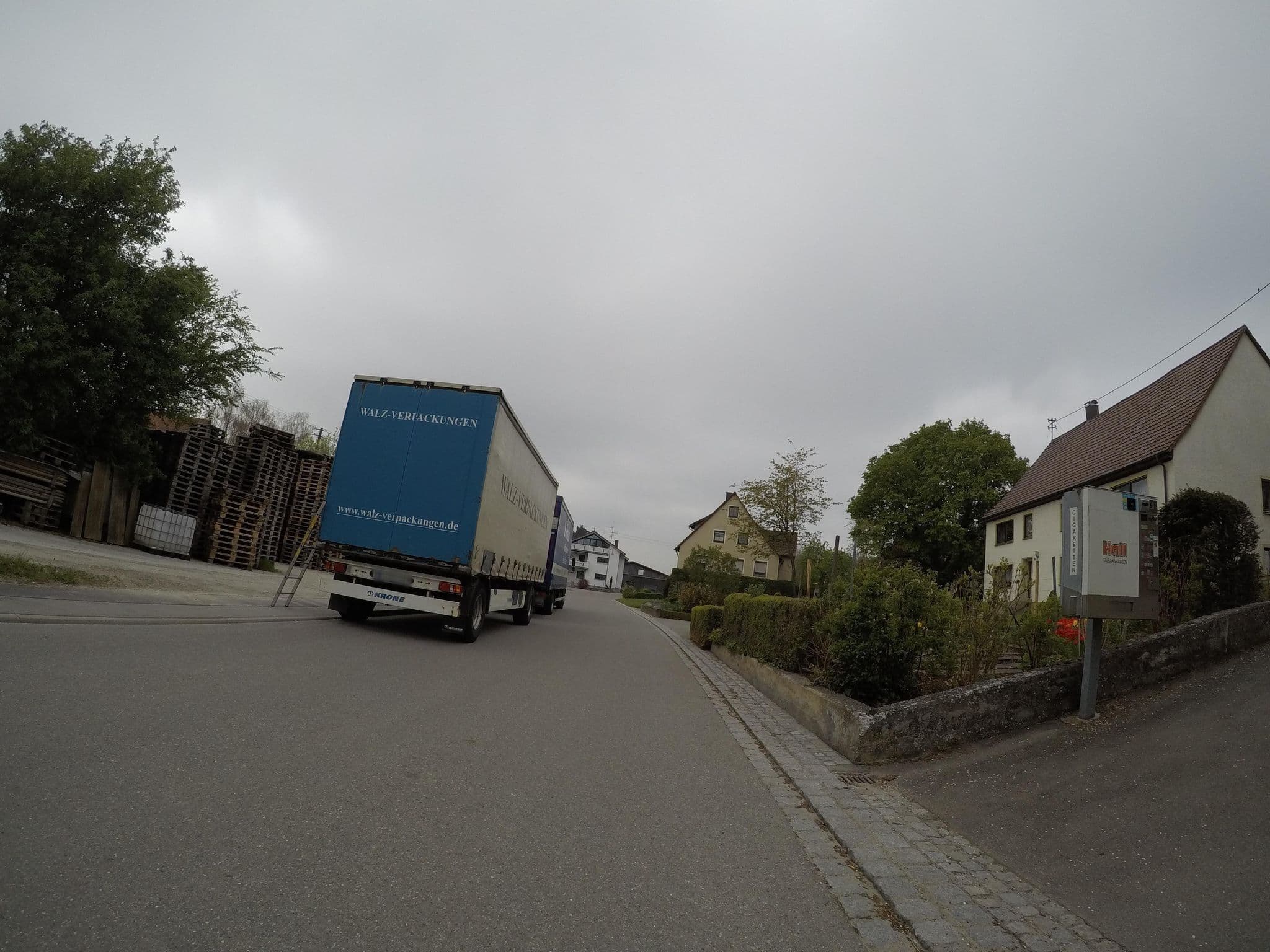 Street view near Karl Weber, Dettingen — © ray66 (CC BY-SA · Mapillary)
