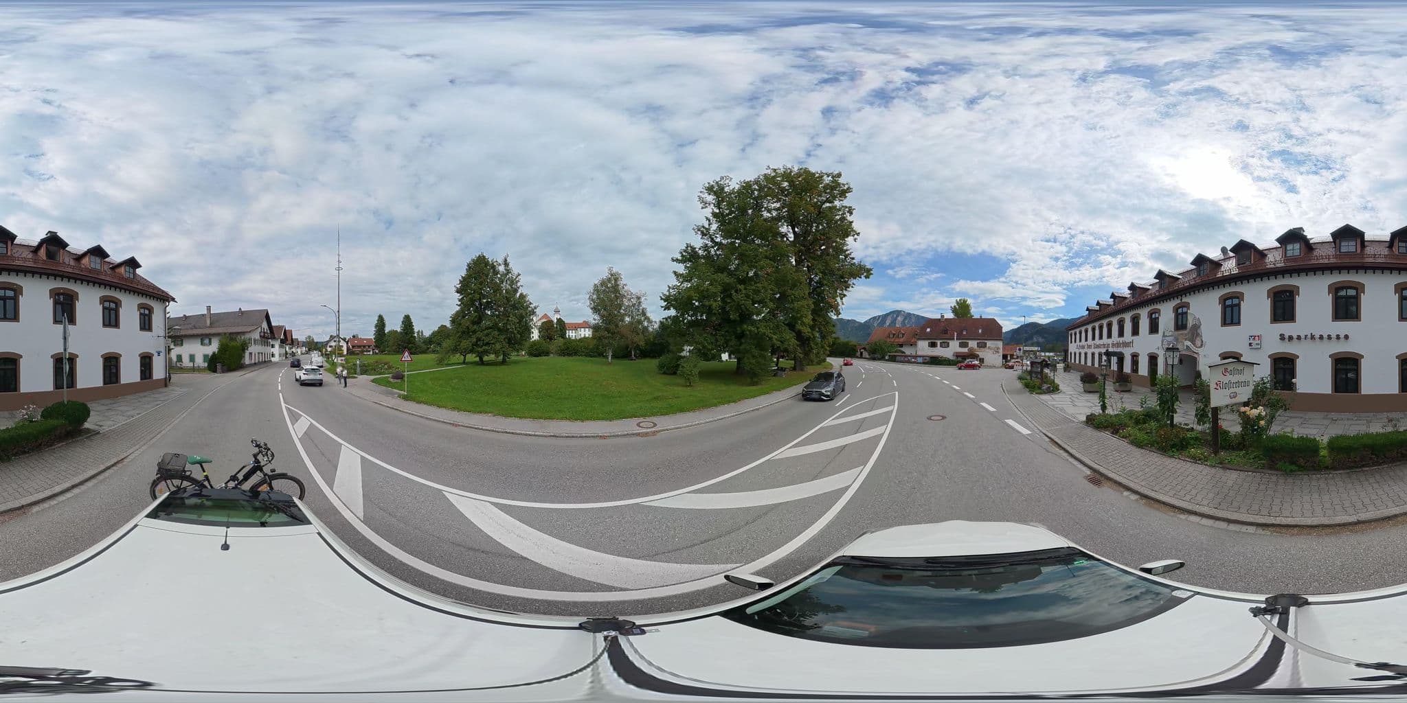 Street view near Hotel und Gasthof Klosterbräu Schlehdorf, Schlehdorf — © osmplus_org (CC BY-SA · Mapillary)