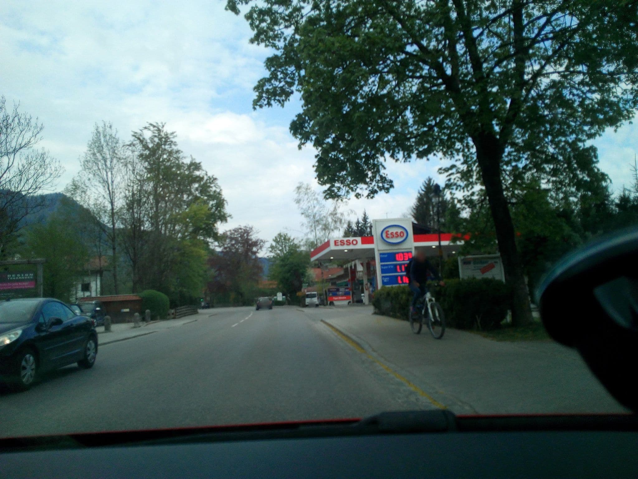 Street view near Hotelcom GmbH, Rottach-Egern — © unixasket (CC BY-SA · Mapillary)