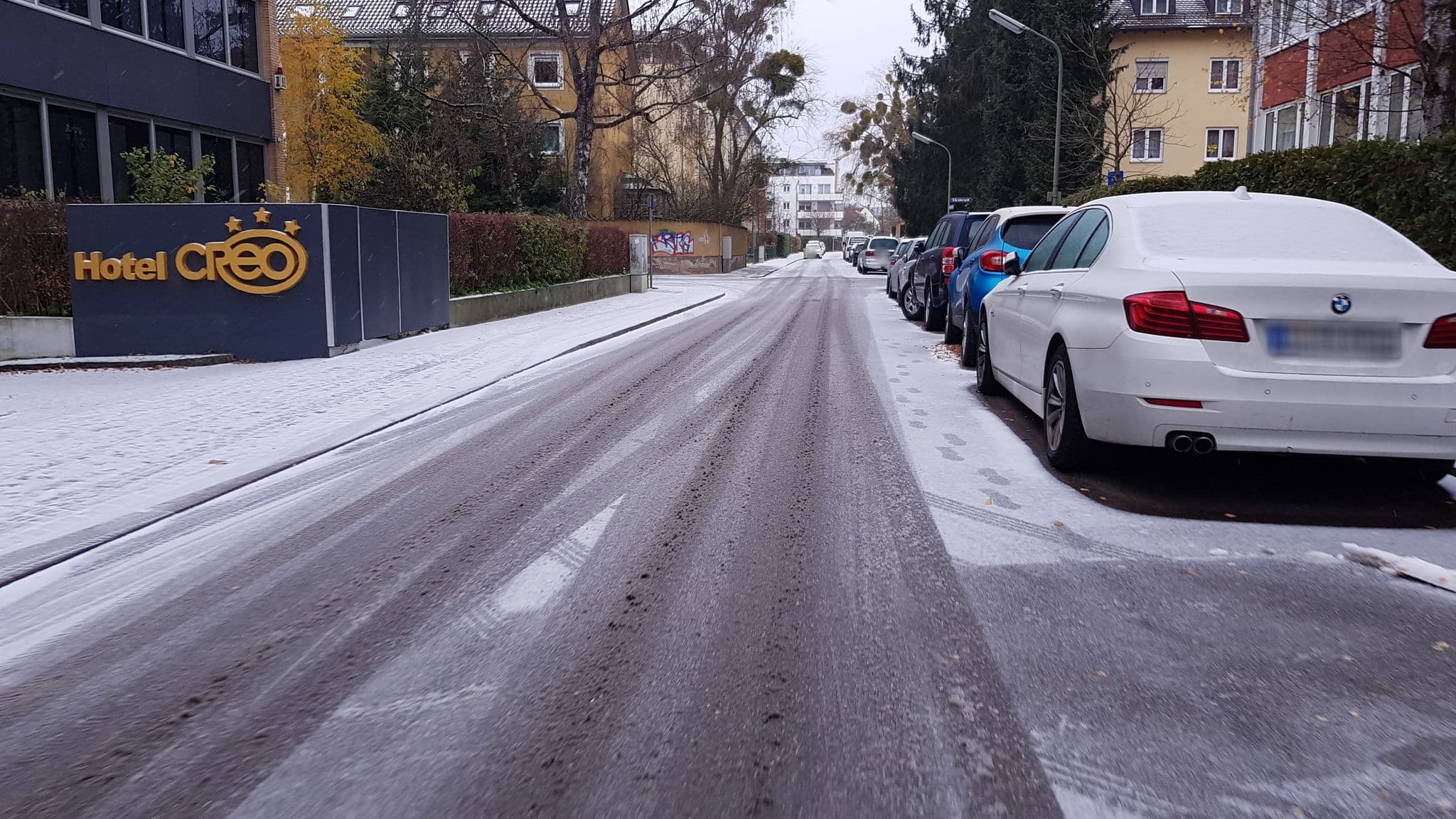 Street view near Kunstmann Hotelbetriebe Hans-Joachim, Kunstmann, Munich — © thomas_munichways (CC BY-SA · Mapillary)