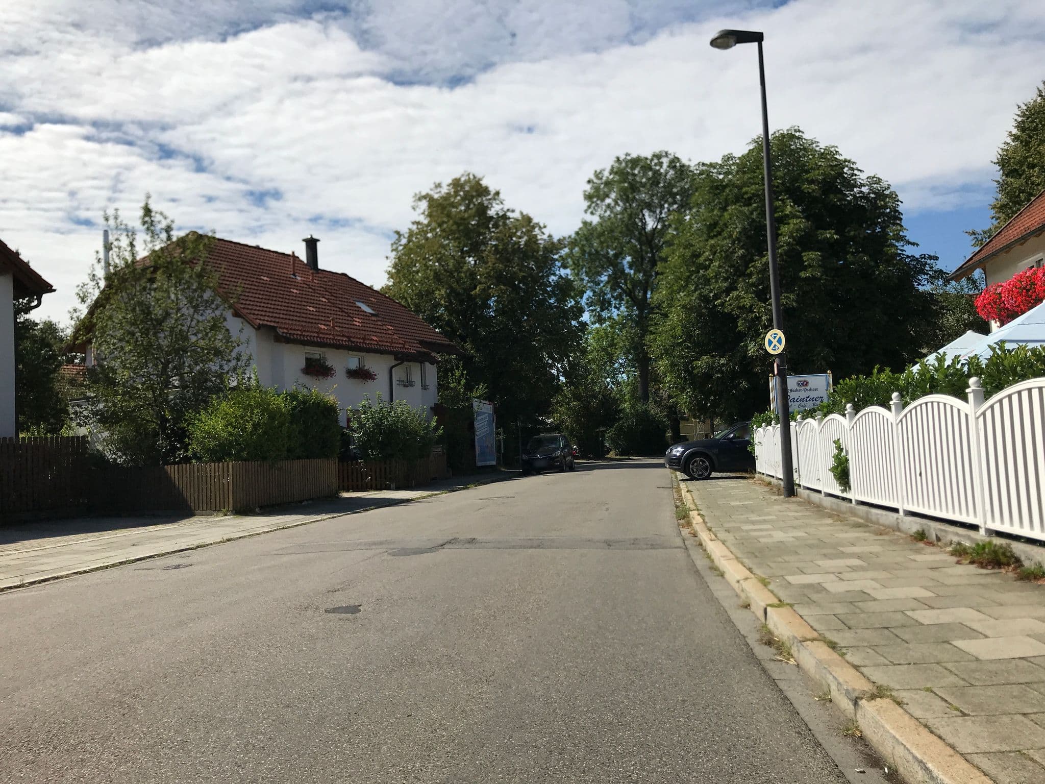 Street view near Gästehaus Paintner, Germering — © stefanplate (CC BY-SA · Mapillary)