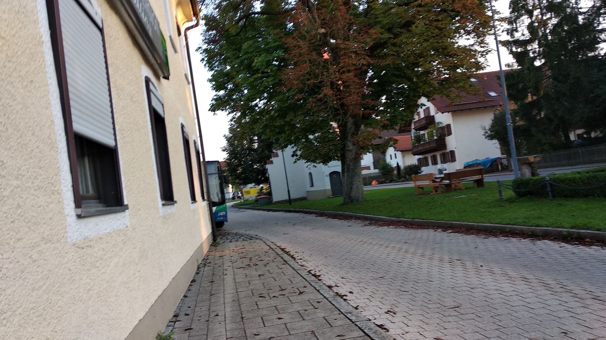 Street view near Pension Schilling, Grasbrunn — © umap (CC BY-SA · Mapillary)
