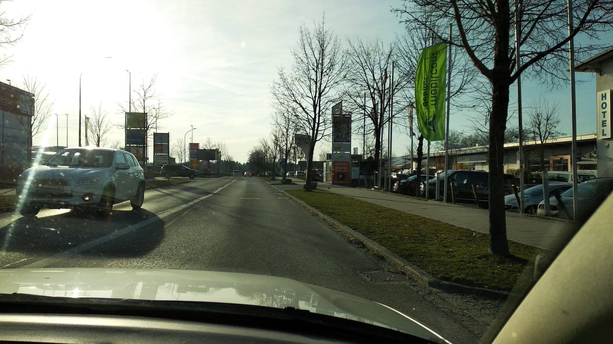 Street view near Hotel Fresh Inn Unterhaching, Taufkirchen — © umap (CC BY-SA · Mapillary)