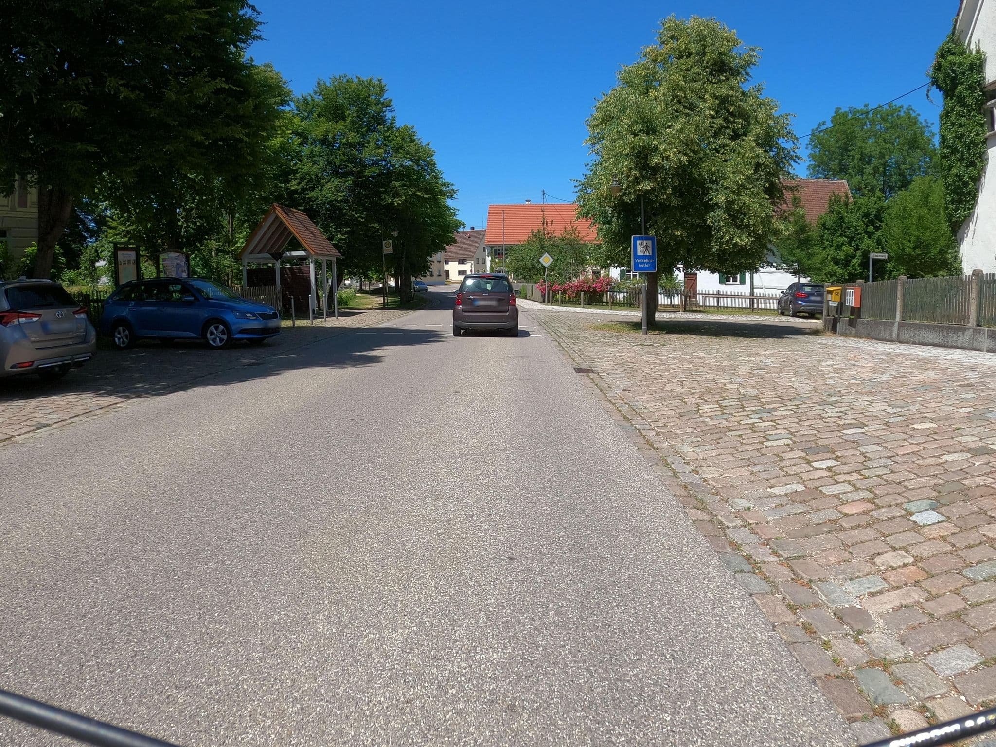 Street view near Trägerverein Christian-Frank-Schullandheim, Ellzee — © looniverse (CC BY-SA · Mapillary)