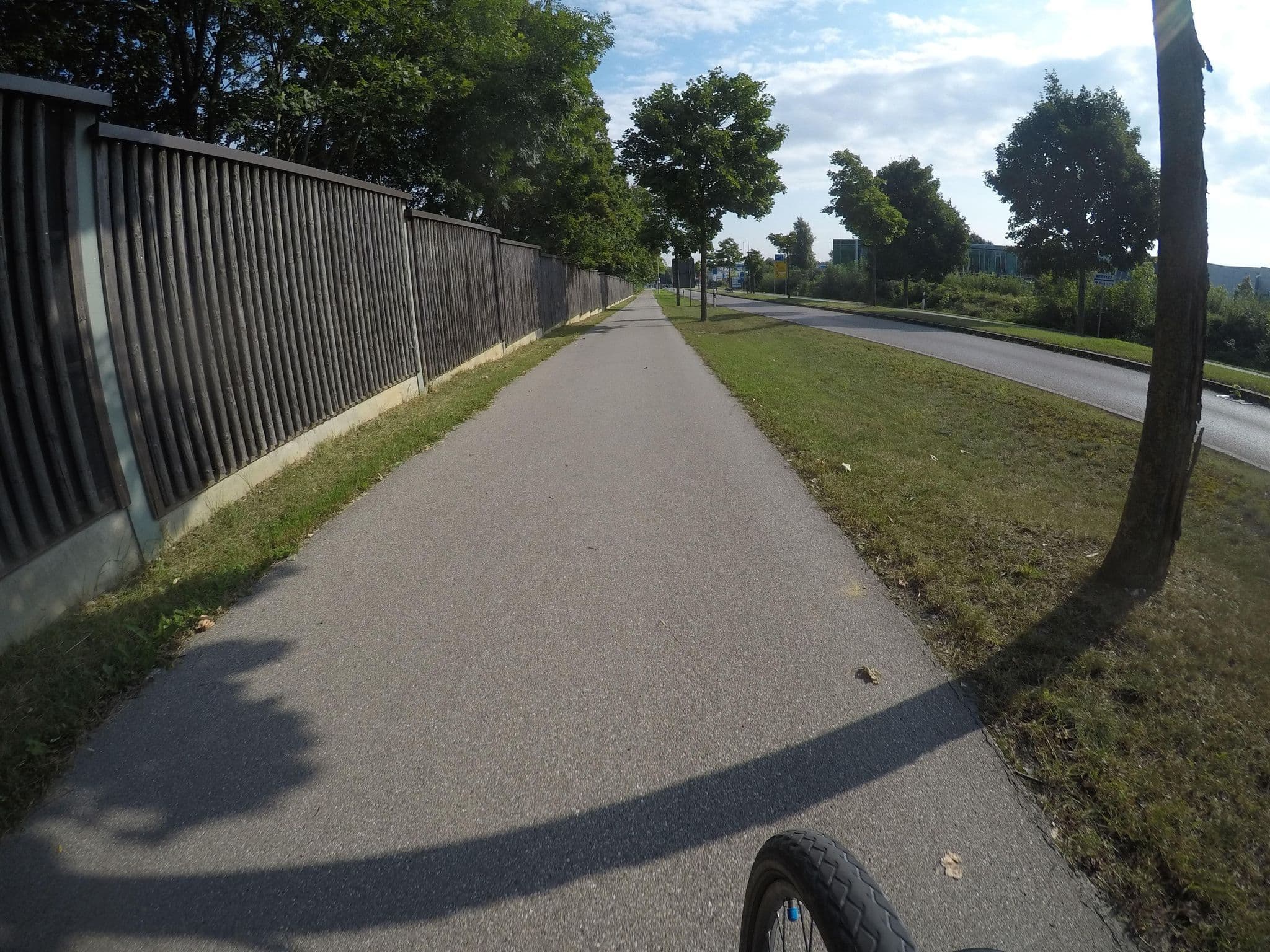 Street view near Gästehaus Hawlitschek, Leipheim — © mfa (CC BY-SA · Mapillary)