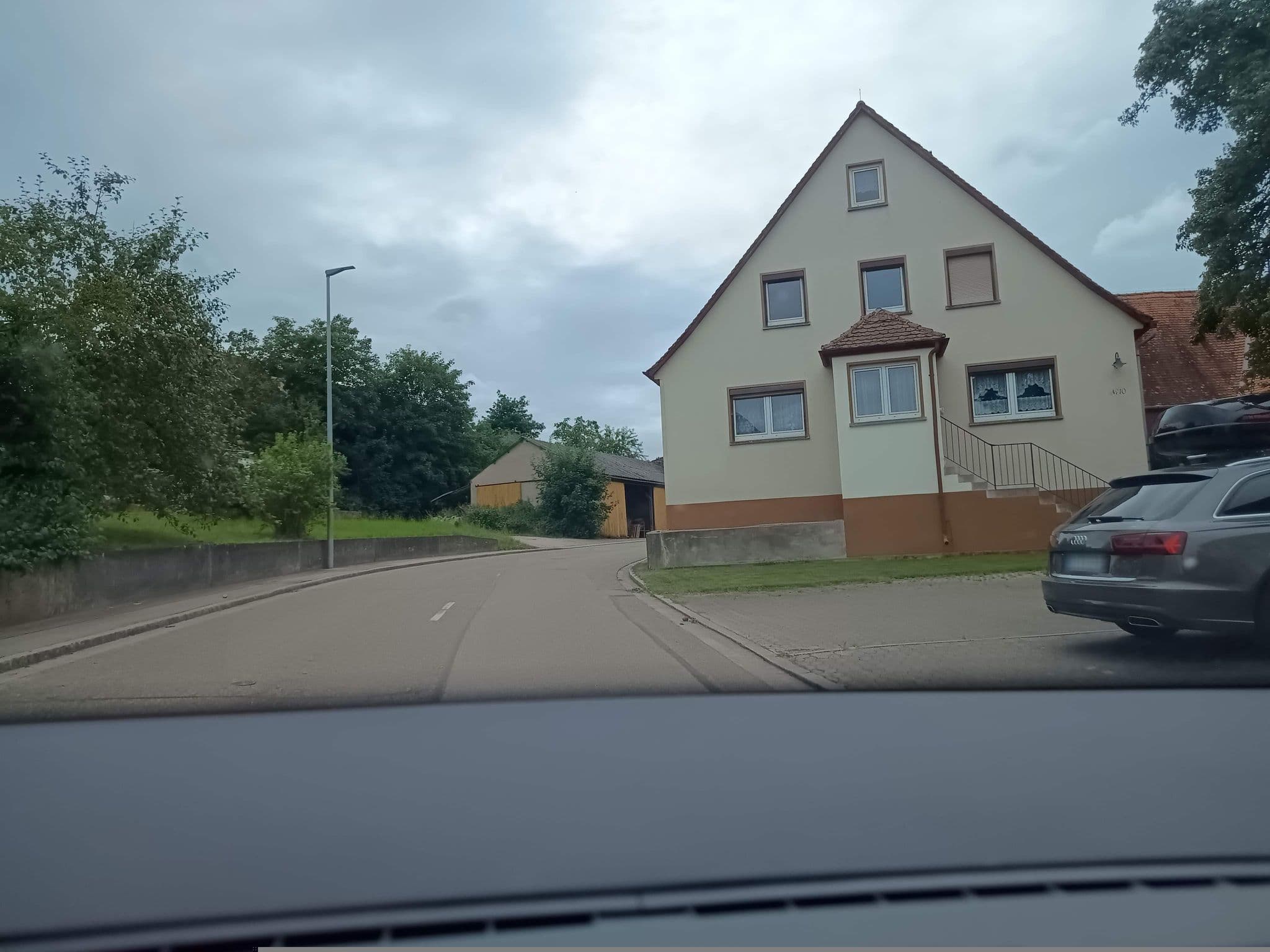 Street view near Der kleine Bauernhof, Dombühl — © zuse (CC BY-SA · Mapillary)