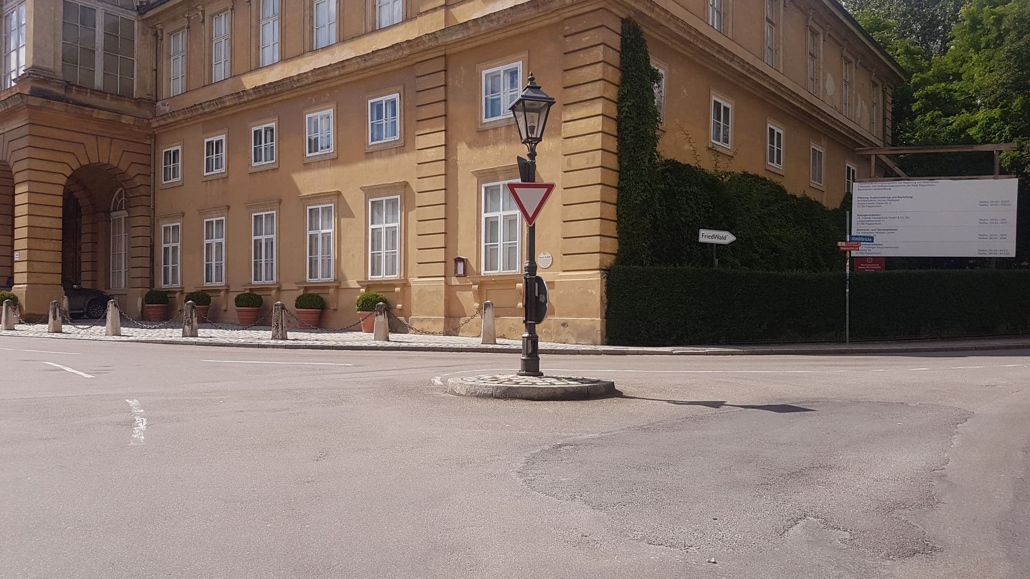 Street view near Hotel - Restaurant Krone, Pappenheim — © changchun1 (CC BY-SA · Mapillary)