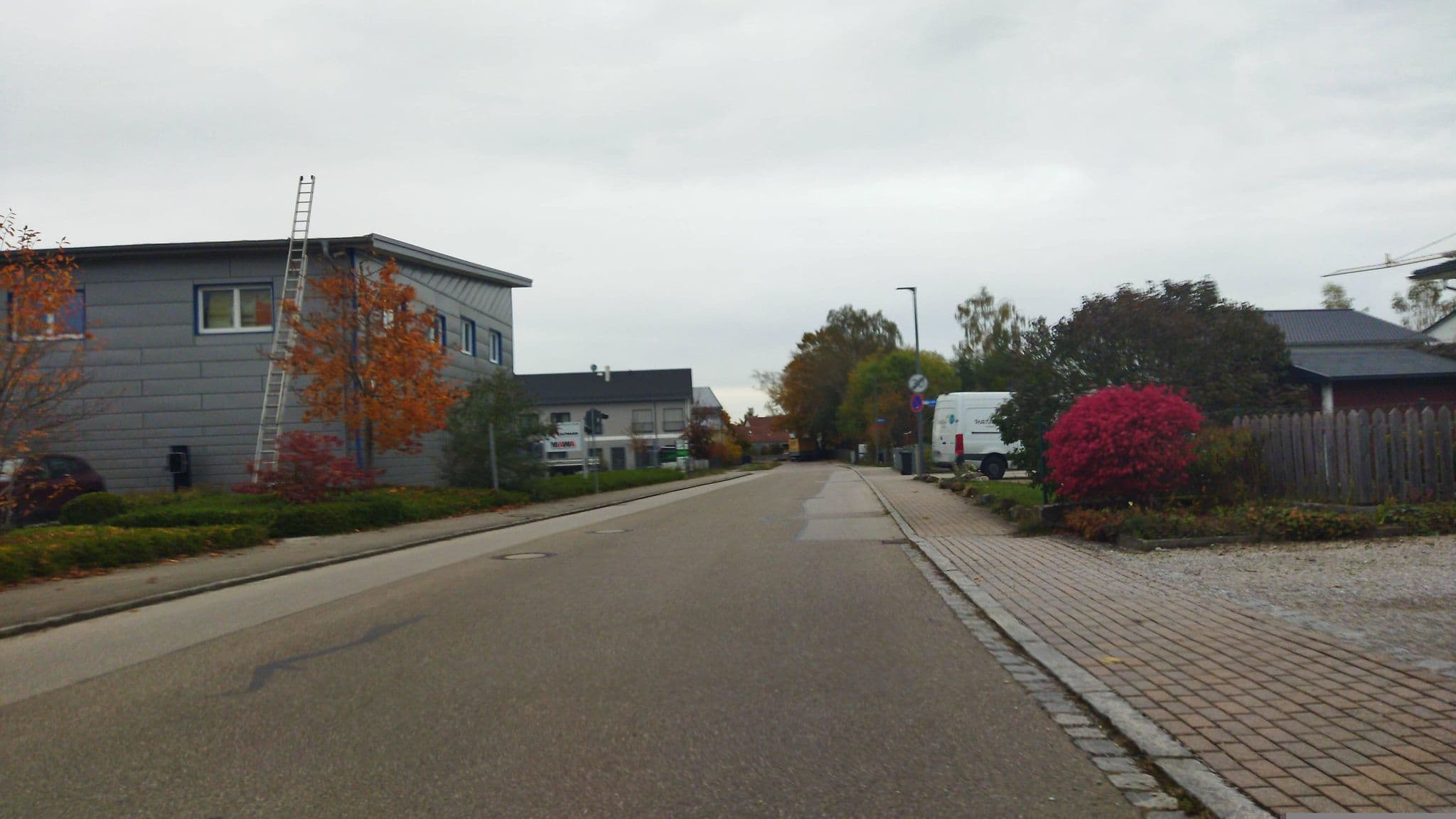 Street view near Boardinghouse Gruber, Allershausen — © changchun1 (CC BY-SA · Mapillary)