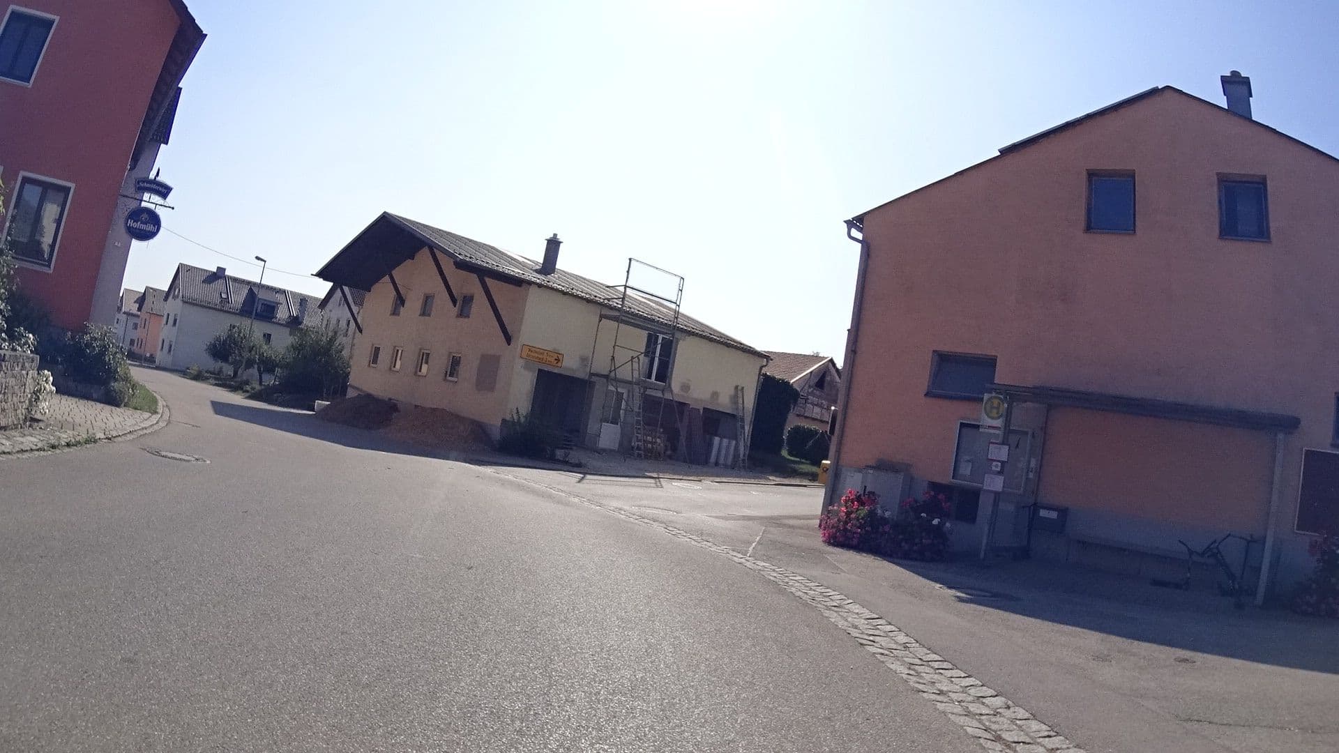 Street view near Gasthof Schneiderwirt, Kipfenberg OT Hirnstetten, Greding — © patchi (CC BY-SA · Mapillary)