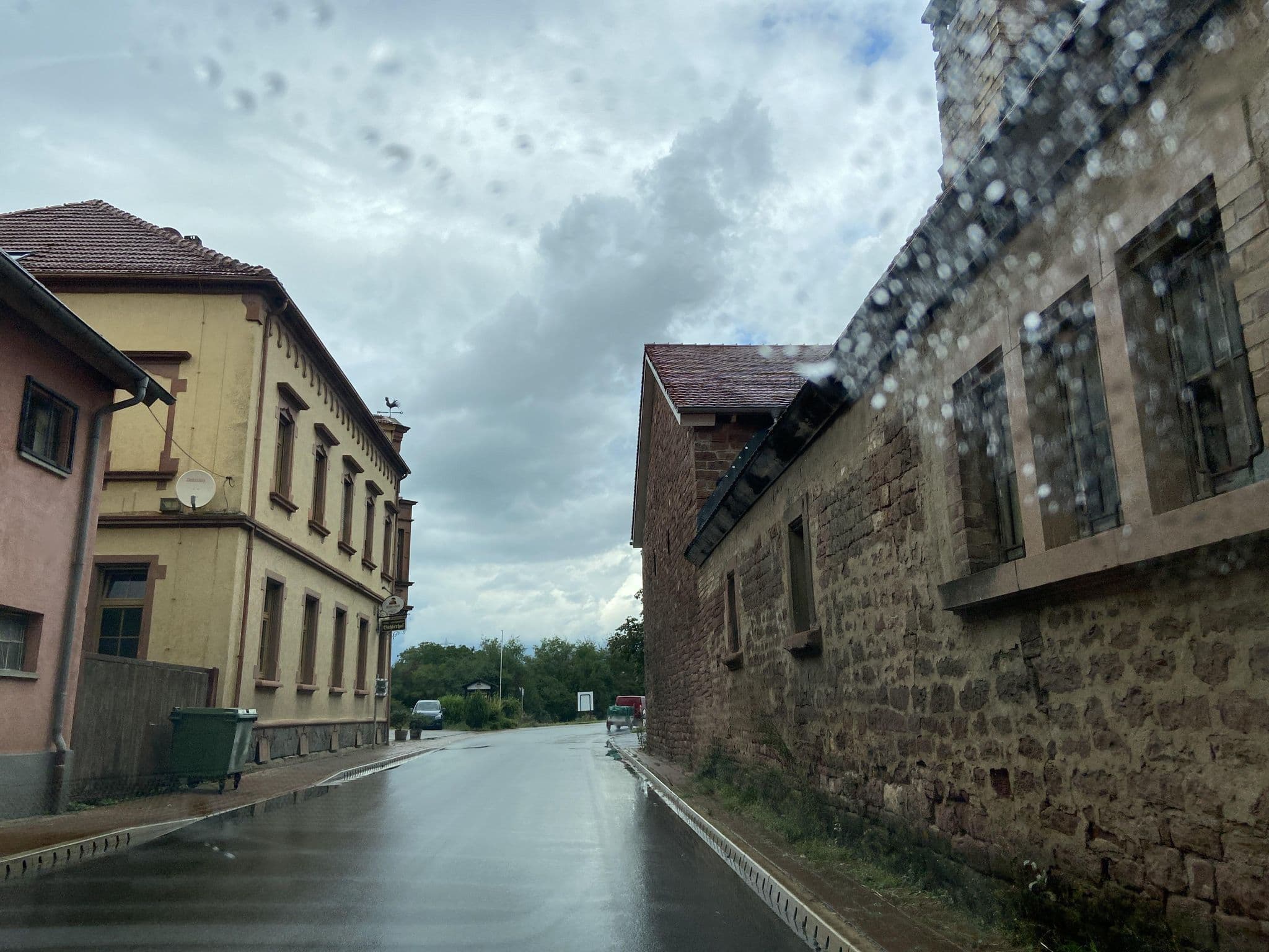 Street view near Bühler Hof GmbH, Heddesheim — © Eraoniel (CC BY-SA · Mapillary)