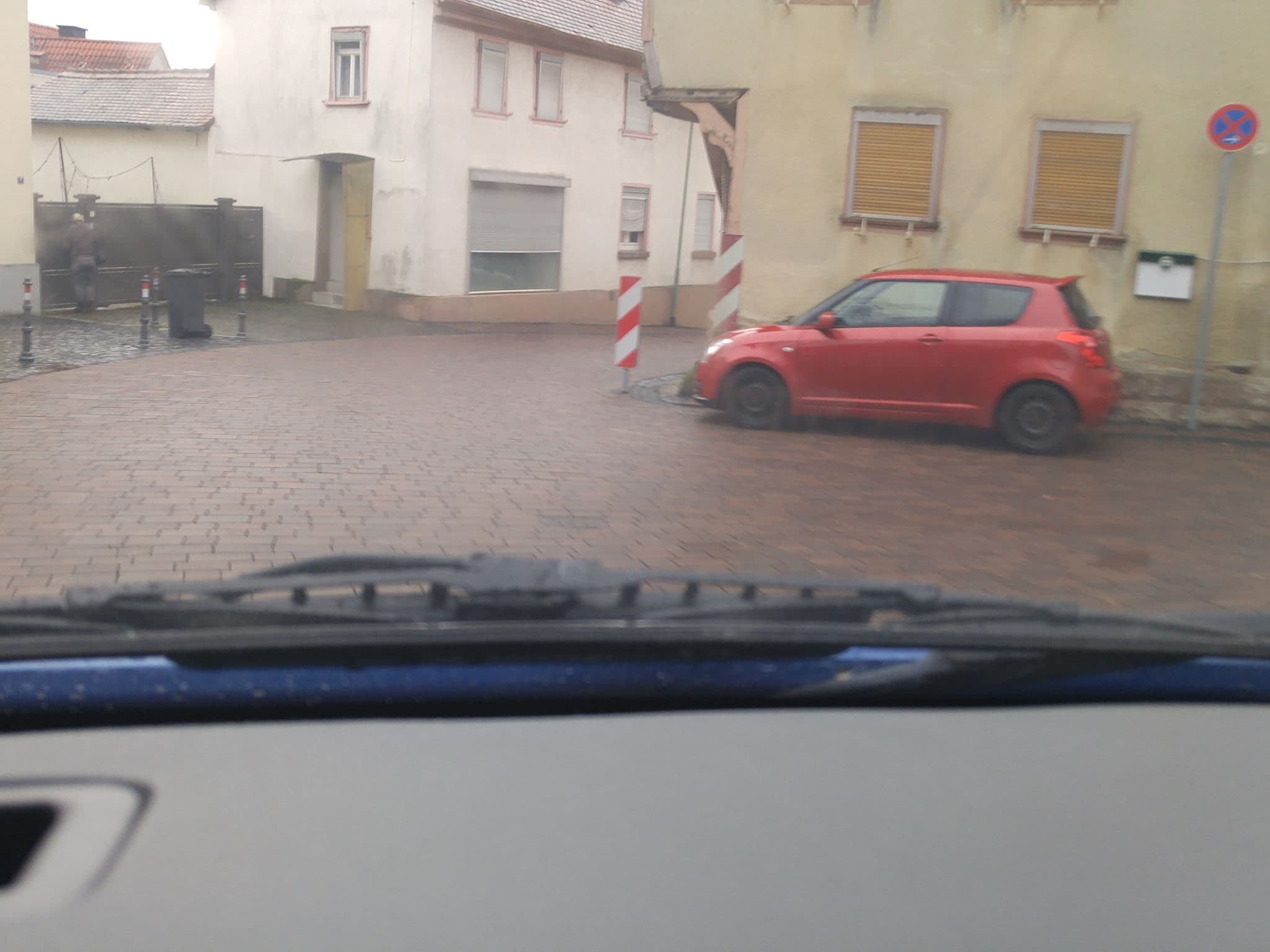 Street view near Hotel Erlenbacherhof, Friedrichsdorf — © scg1176 (CC BY-SA · Mapillary)