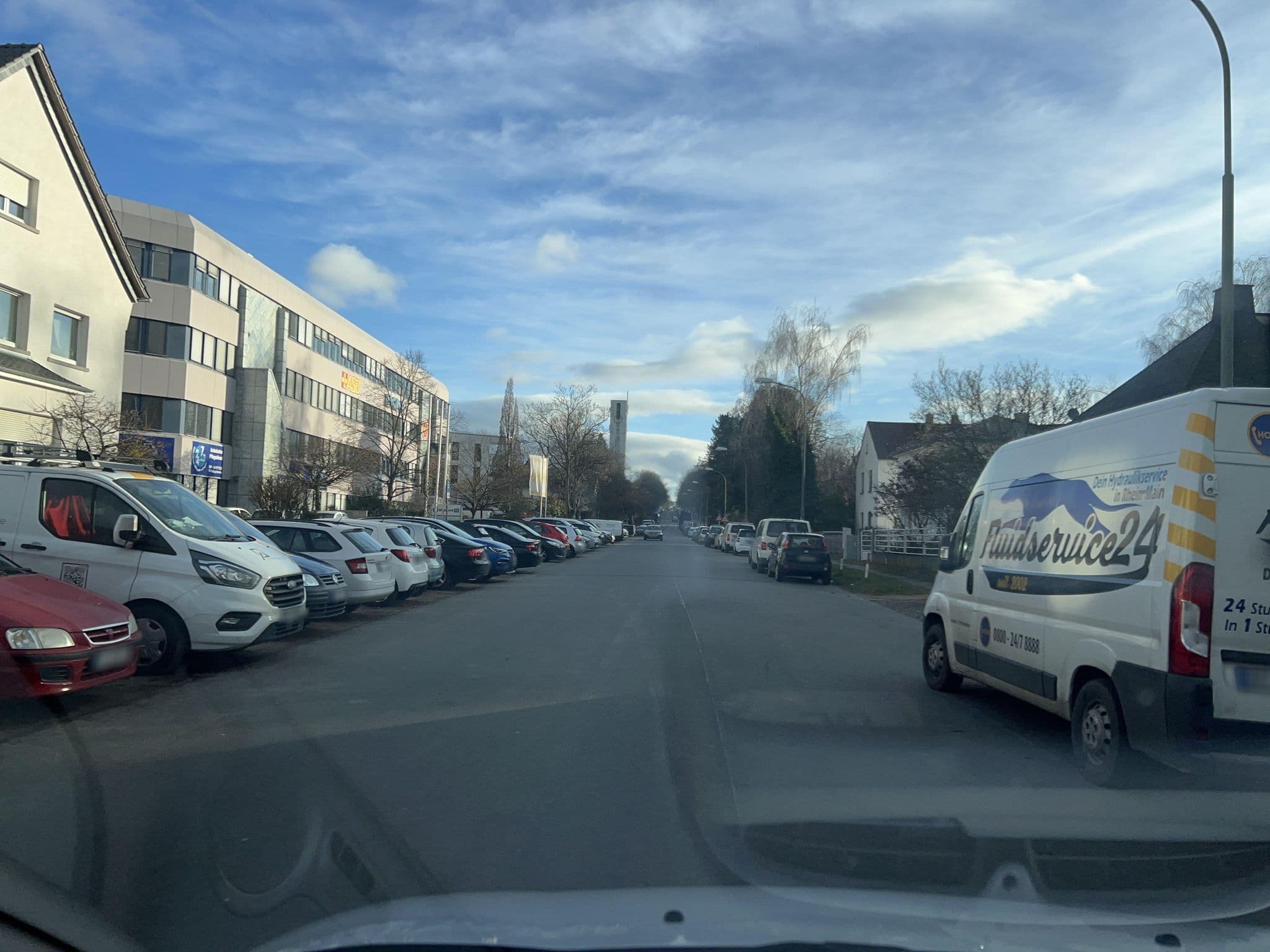 Street view near Appartments Villa Marlen M. Blösch, Offenbach — © robffm (CC BY-SA · Mapillary)