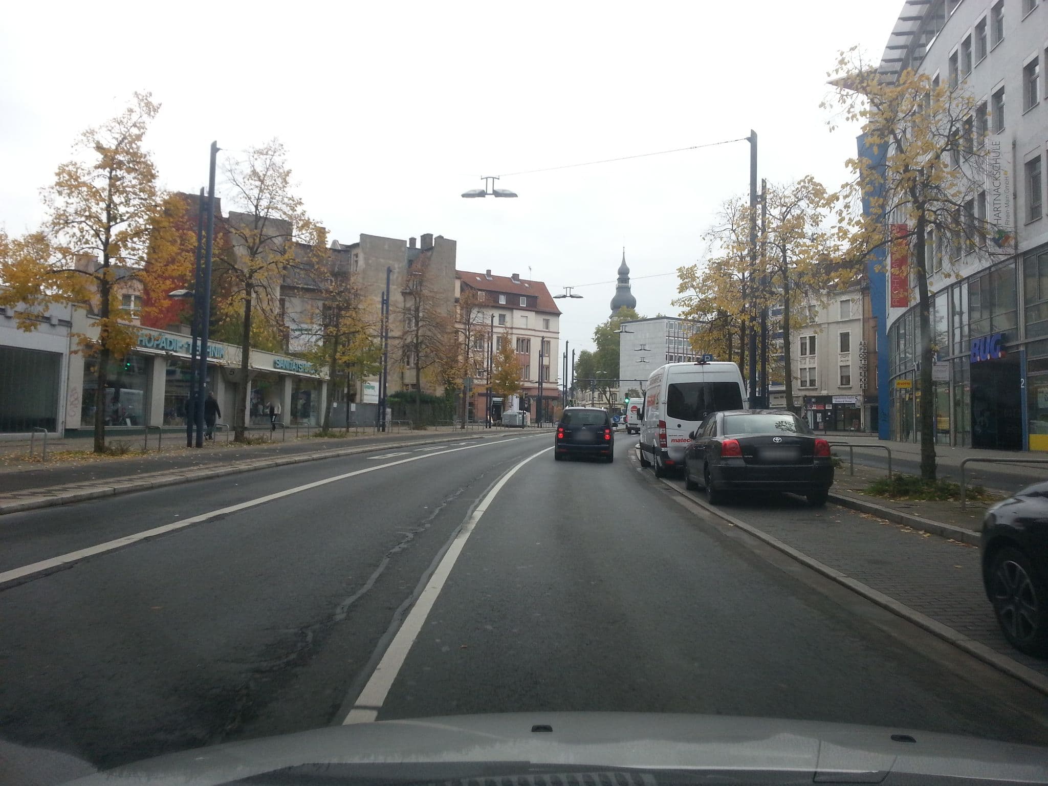 Street view near Apartments Seligenstadt, Offenbach — © wegavision (CC BY-SA · Mapillary)