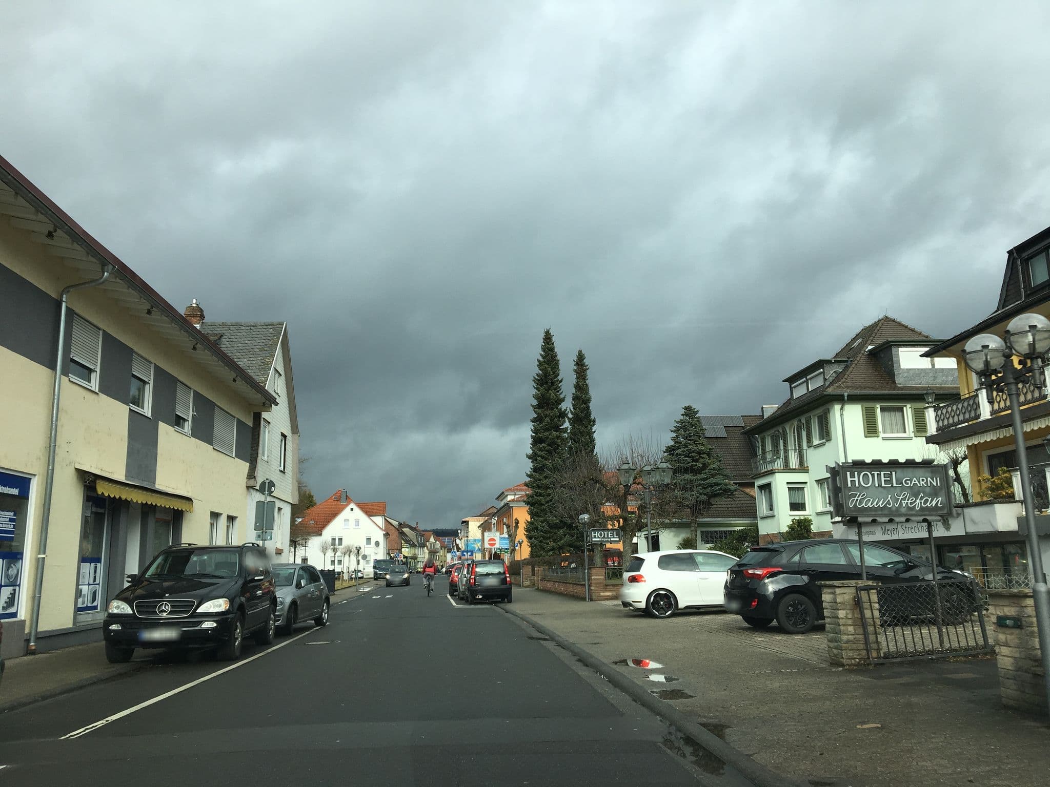 Street view near Wilhelm Koch, Bad König — © chuck (CC BY-SA · Mapillary)