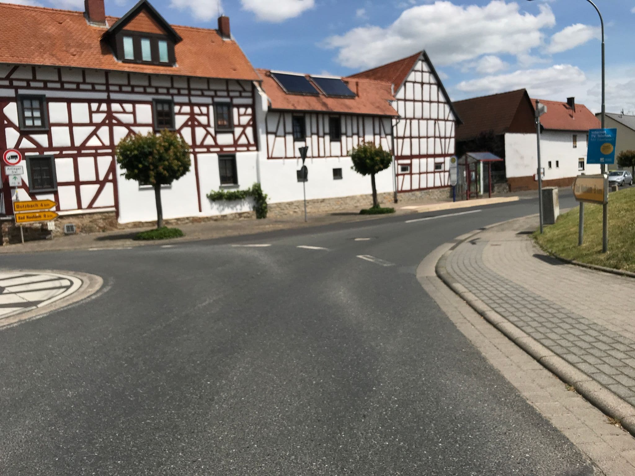 Street view near Johanniter-Hotel, Butzbach — © troher15 (CC BY-SA · Mapillary)