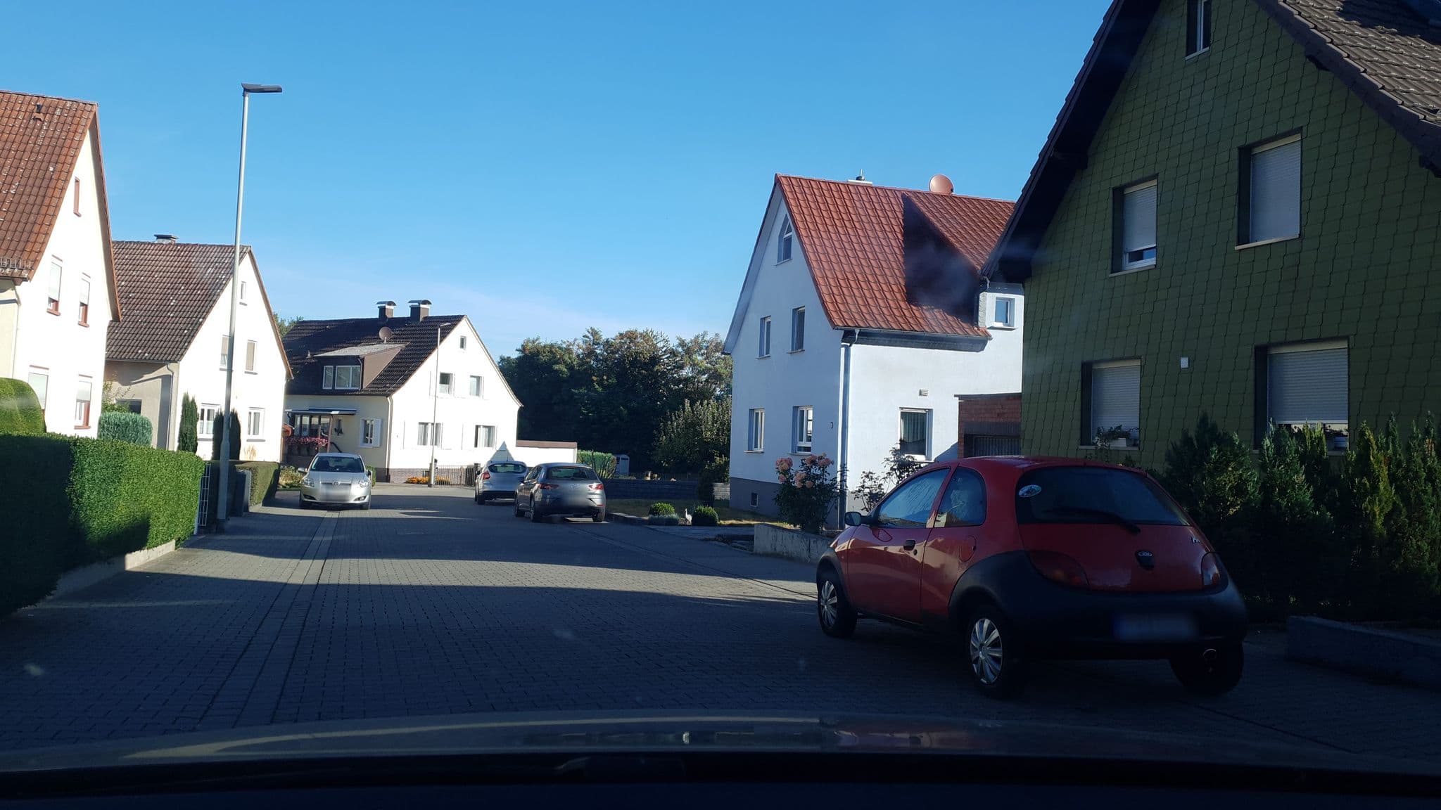 Street view near Gästehaus Winkler, Butzbach — © dthd77 (CC BY-SA · Mapillary)