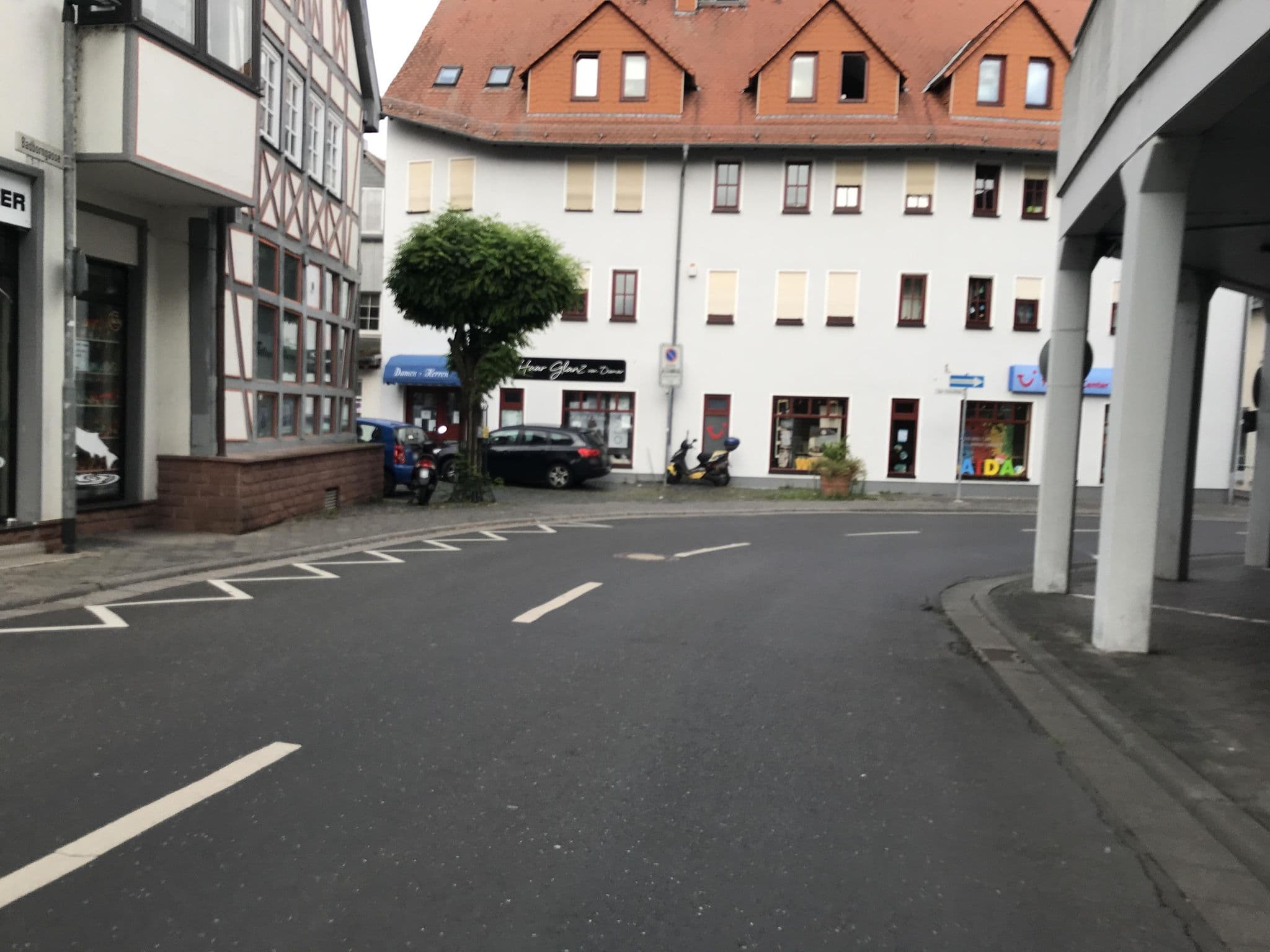 Street view near Römer Hotel garni, Butzbach — © troher15 (CC BY-SA · Mapillary)