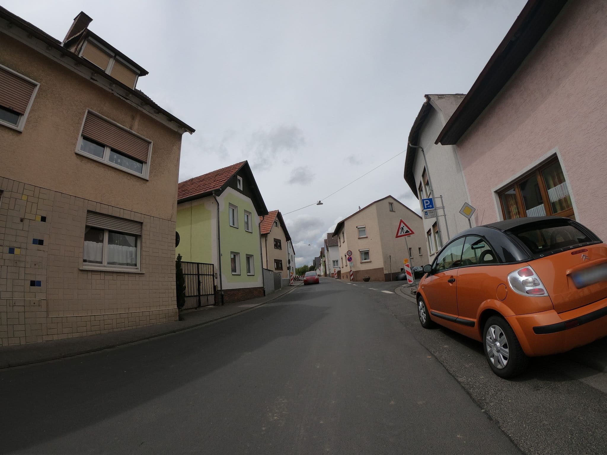 Street view near Gästewohnung Holzheim, Langgöns — © grinninghamster (CC BY-SA · Mapillary)
