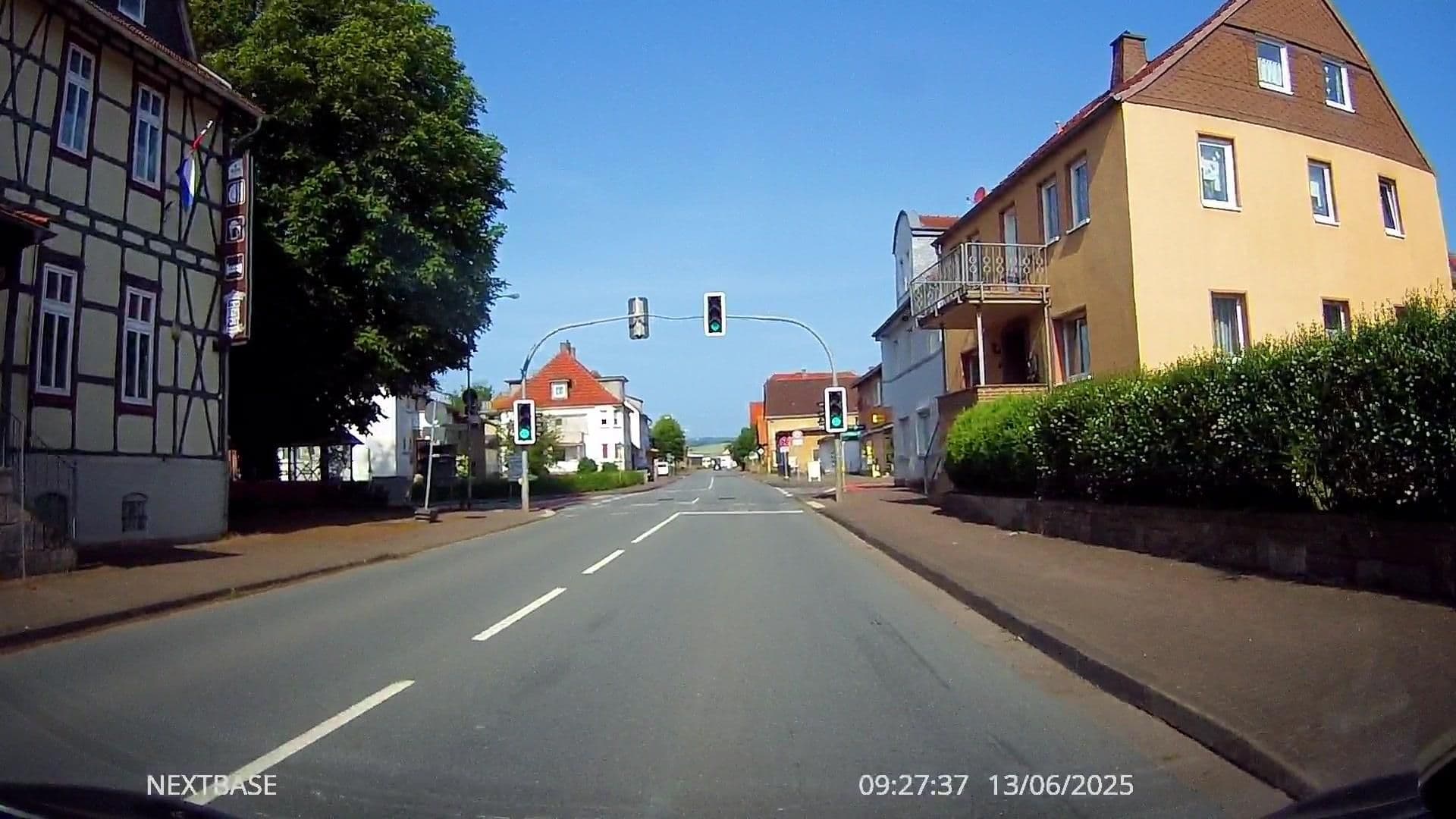 Street view near Gaststätte & Pension Post, Bad Arolsen — © derlipper (CC BY-SA · Mapillary)