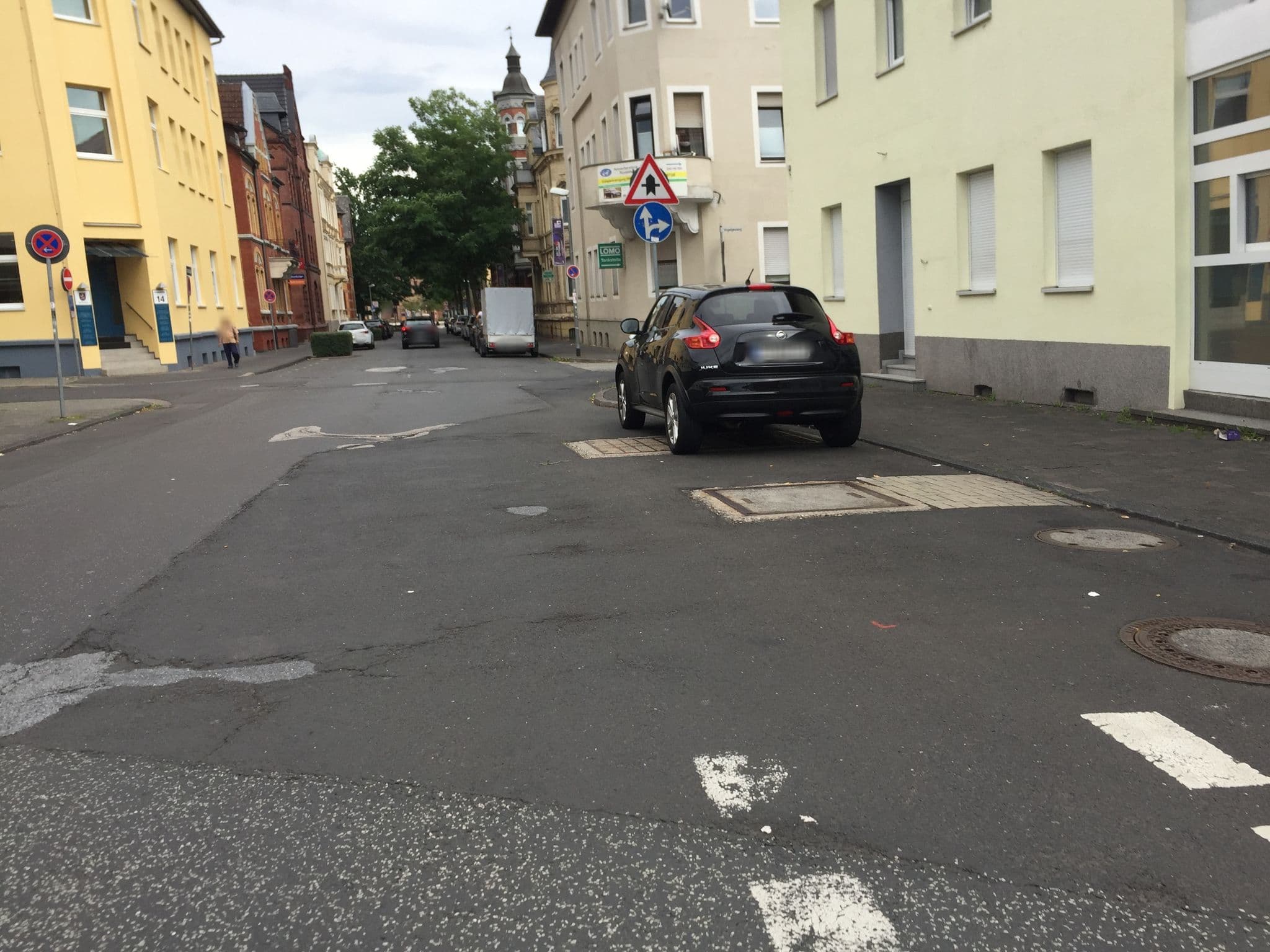 Street view near Pension Rosenholz, Bad Hersfeld — © fuldata (CC BY-SA · Mapillary)