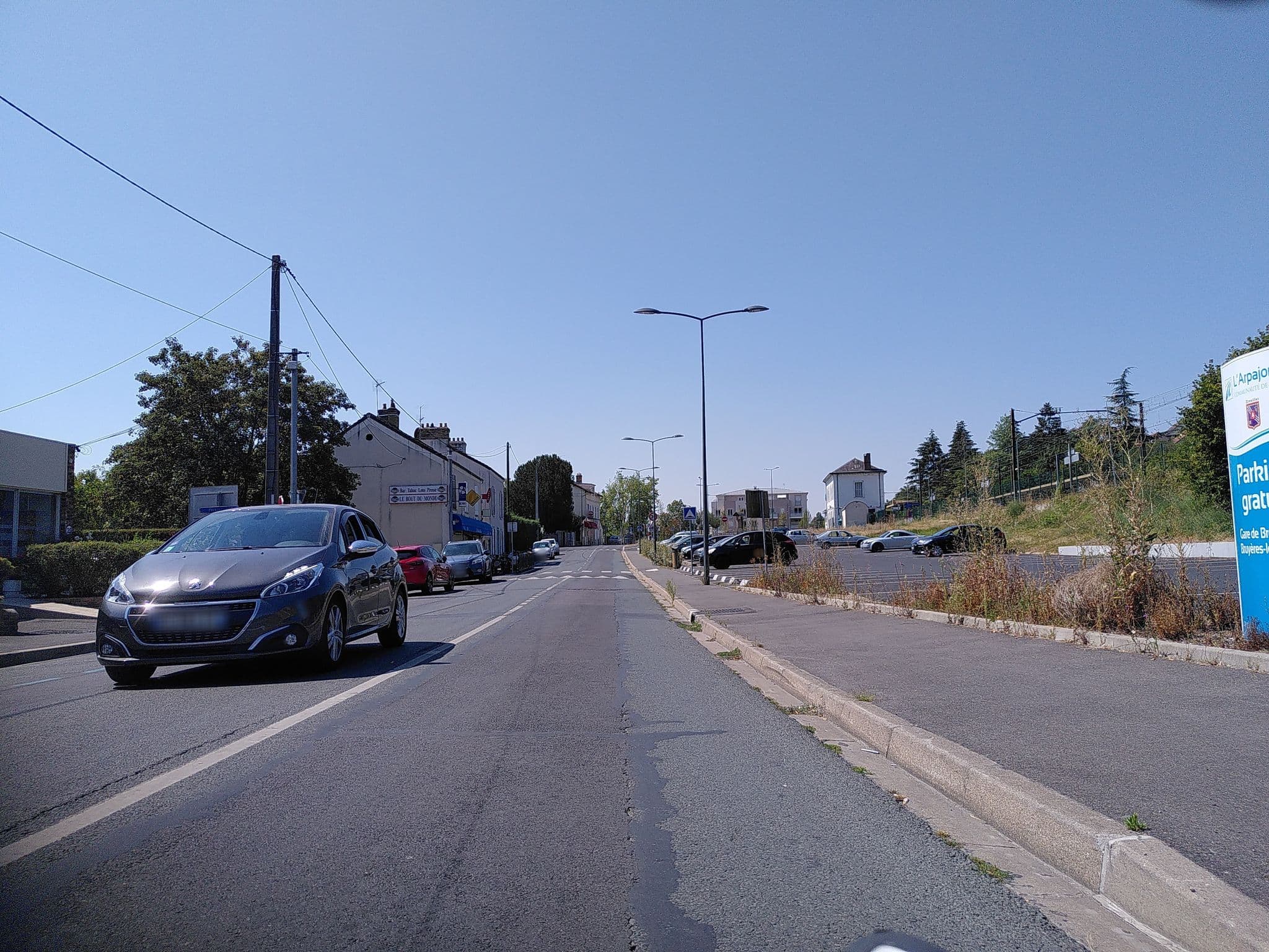 Street view near Le Nouveau Monde, Bruyères-le-Châtel — © tr4sk (CC BY-SA · Mapillary)