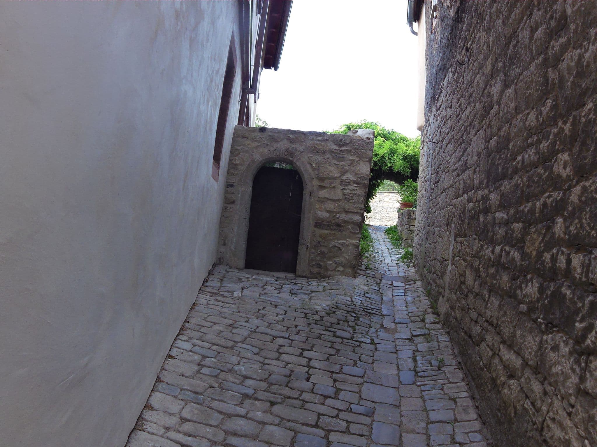 Street view near Das Vogelhaus, Sommerhausen — © zoegglmeyr (CC BY-SA · Mapillary)