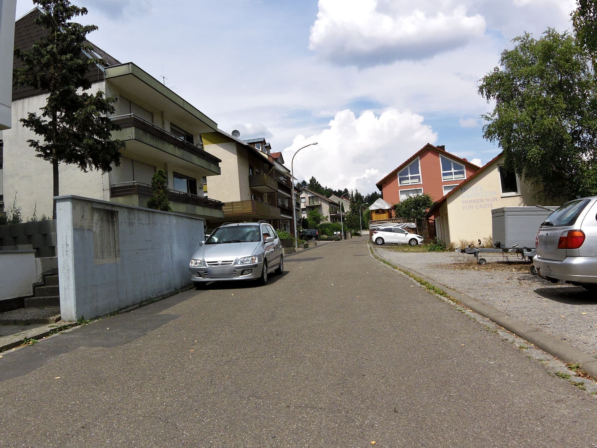 Street view near Hotel Krönlein, Gerbrunn — © zoegglmeyr (CC BY-SA · Mapillary)